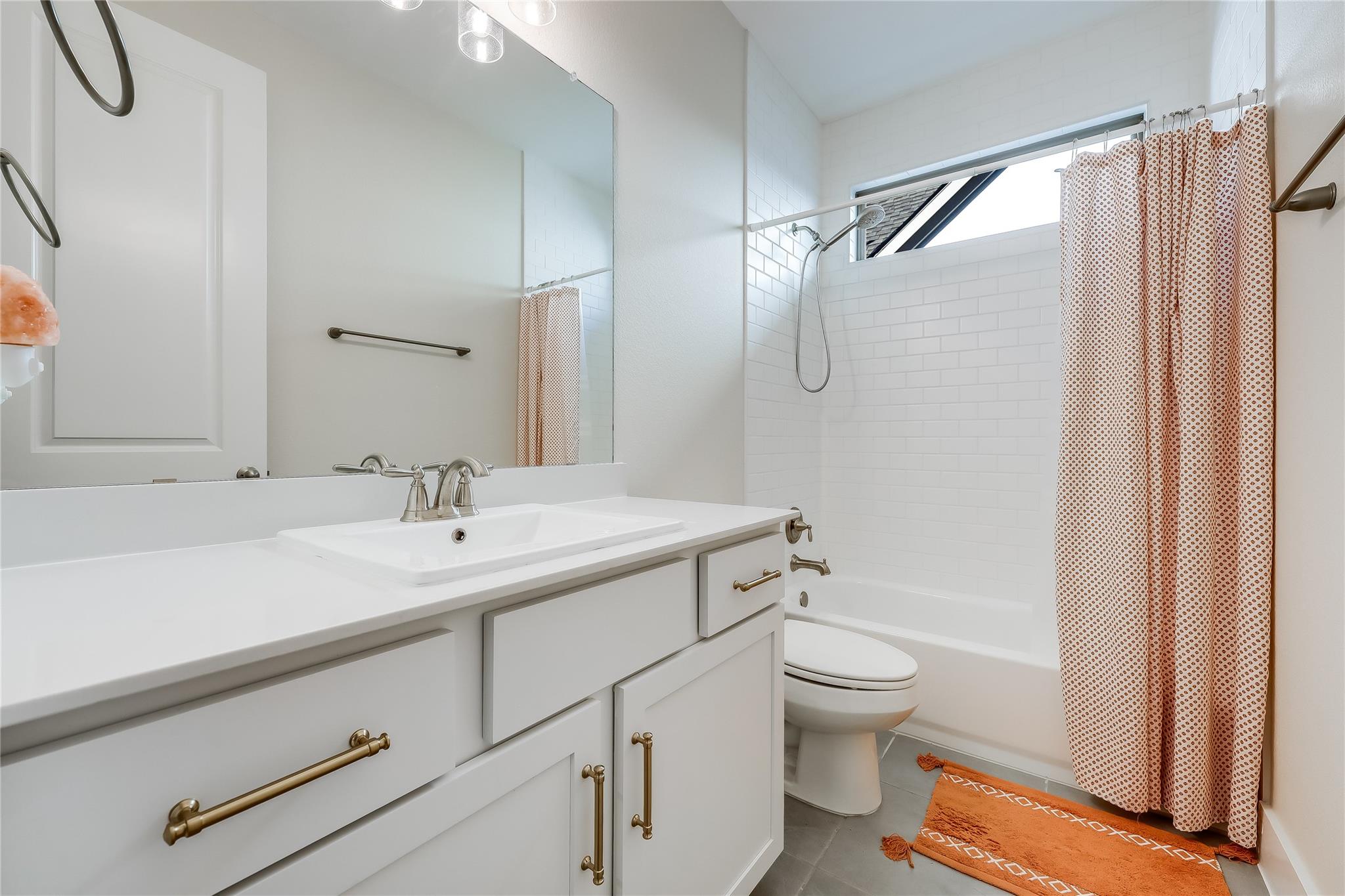 8000 Sunrise Ravine Pass, Lago Vista, TX 78645