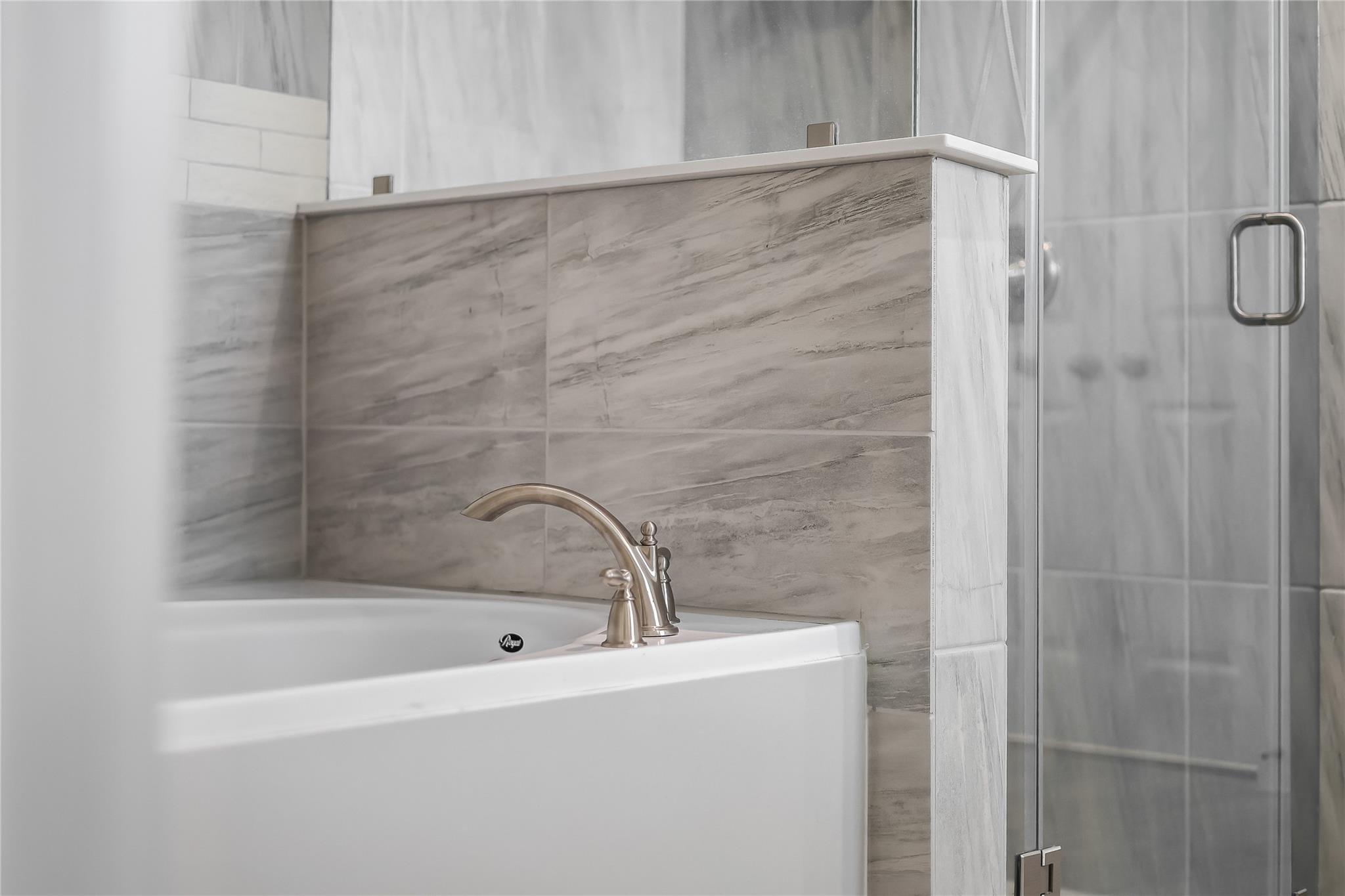 8000 Sunrise Ravine Pass, Lago Vista, TX 78645