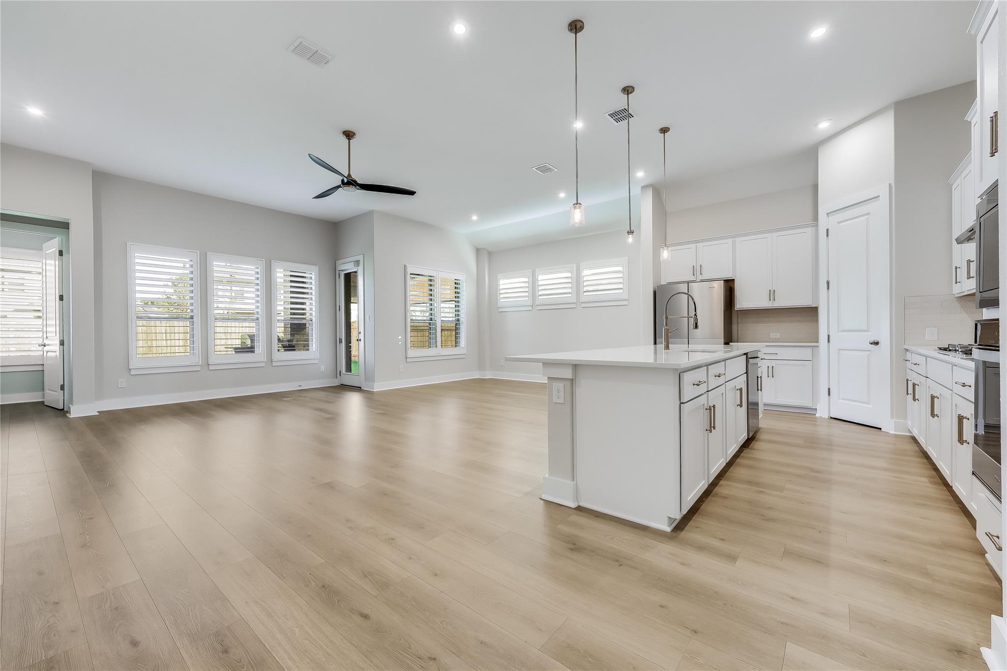 8000 Sunrise Ravine Pass, Lago Vista, TX 78645