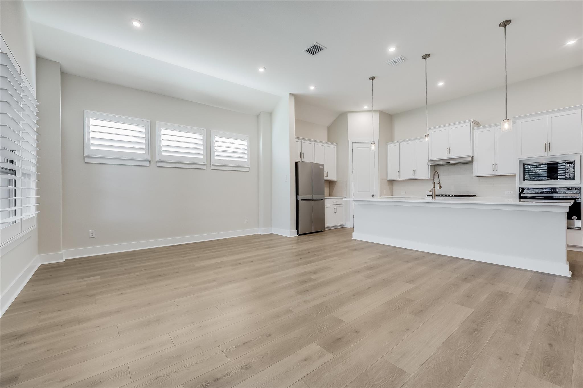 8000 Sunrise Ravine Pass, Lago Vista, TX 78645