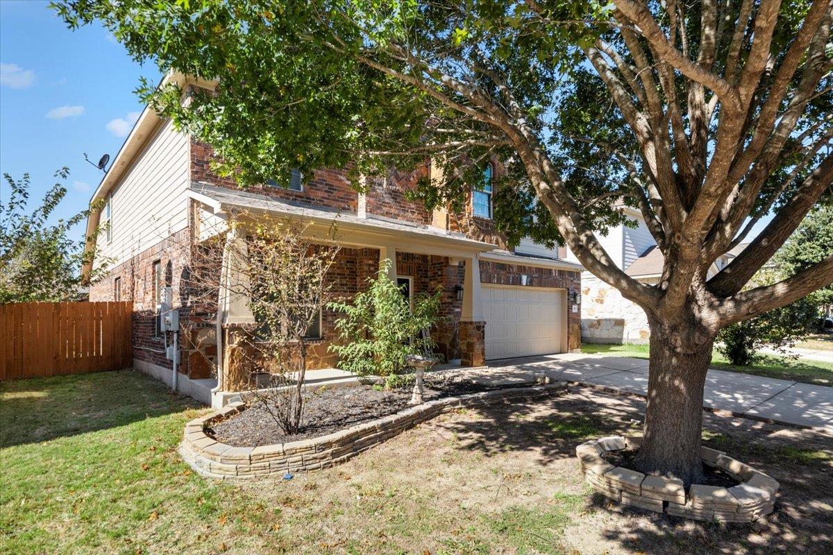 117 E Emory Fields Dr, Hutto, TX 78634