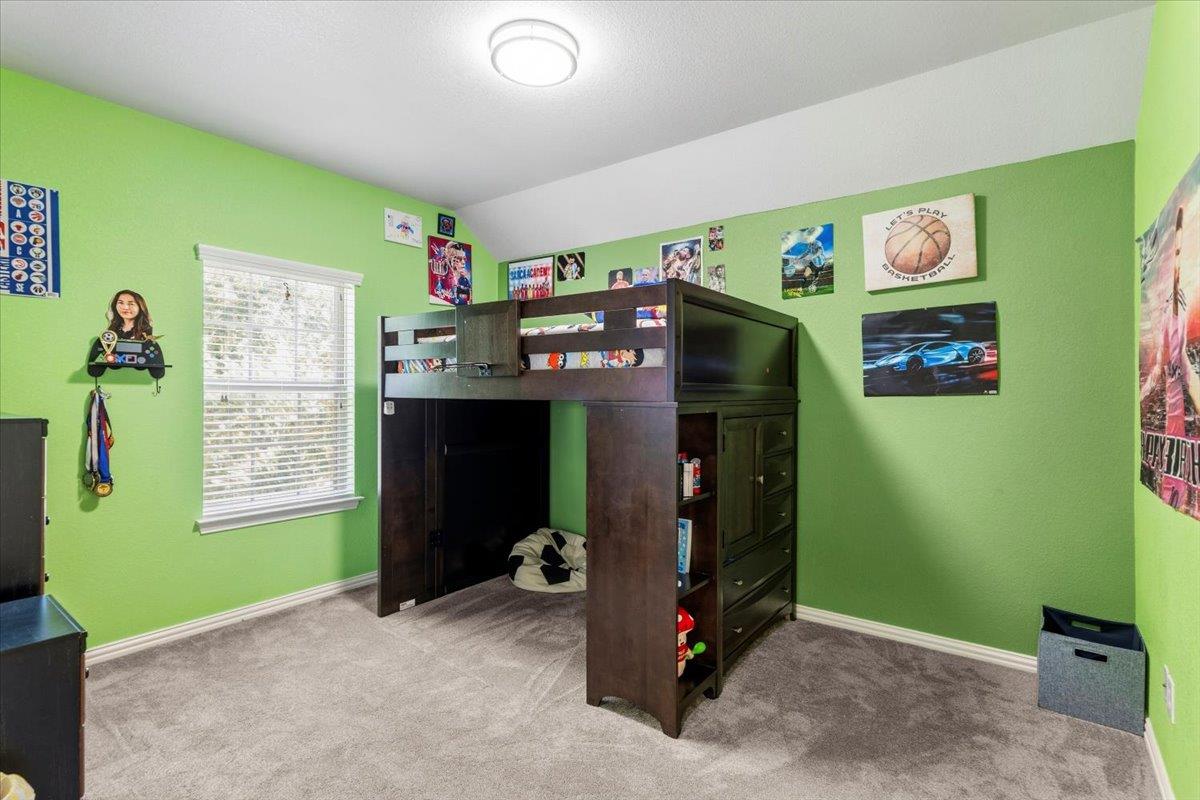 117 E Emory Fields Dr, Hutto, TX 78634