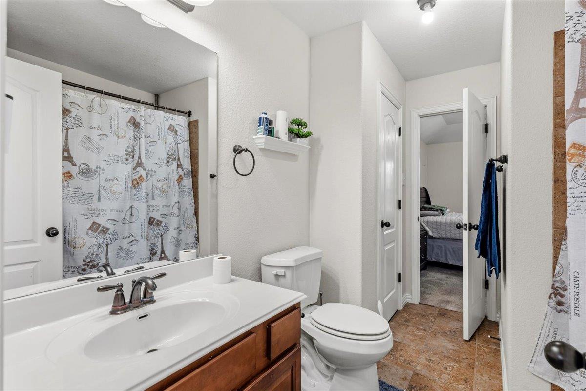 117 E Emory Fields Dr, Hutto, TX 78634