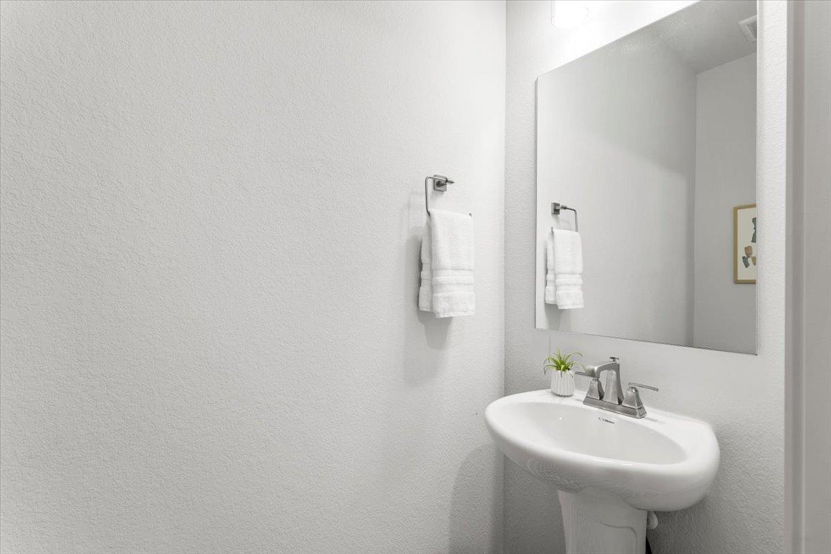 8501 Hillock Ter, Austin, TX 78744