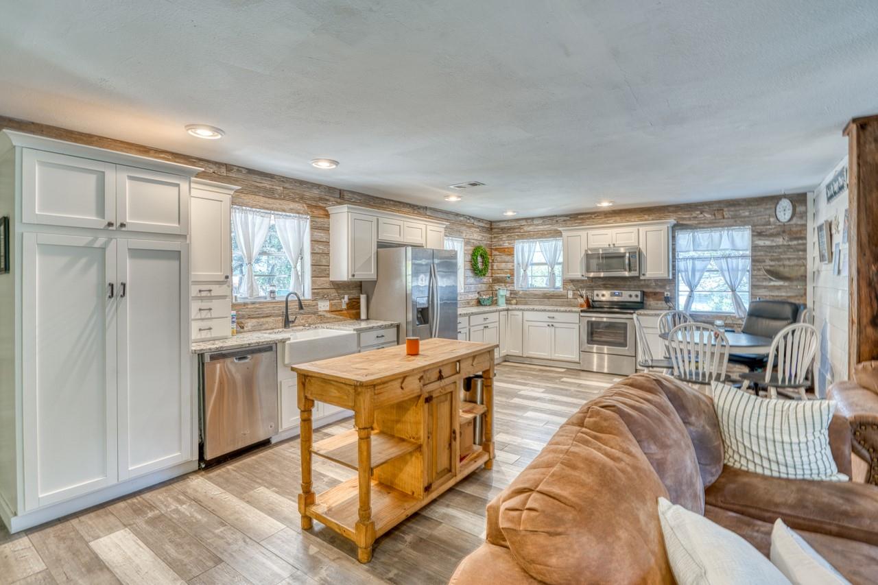 1117 County Road 132B, Kingsland, TX 78639