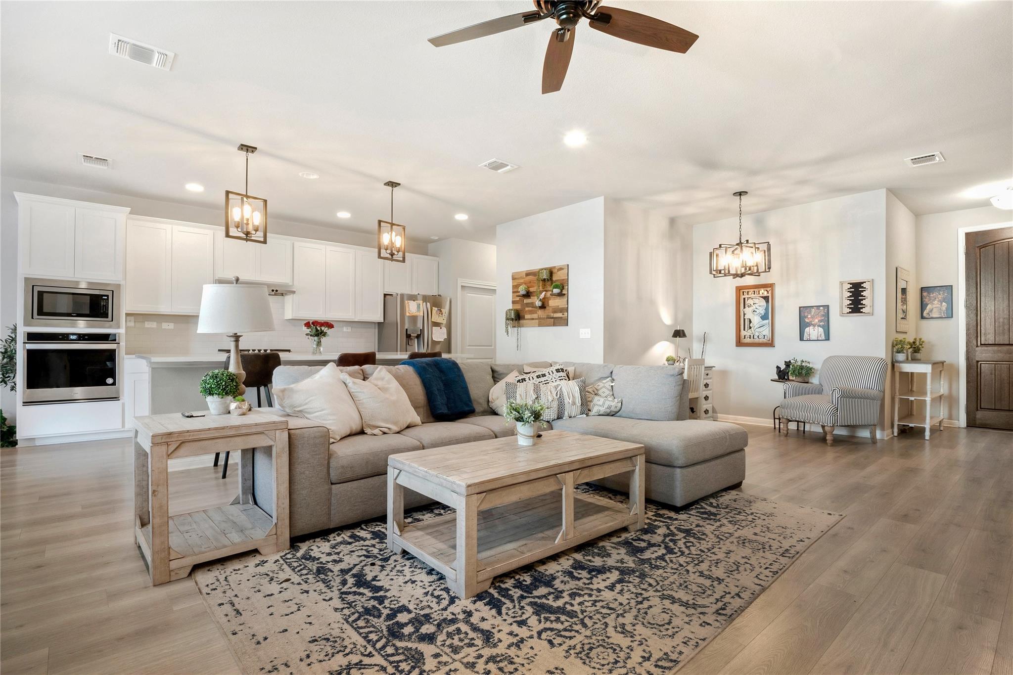 103 Wagon Spoke Cv, Liberty Hill, TX 78642