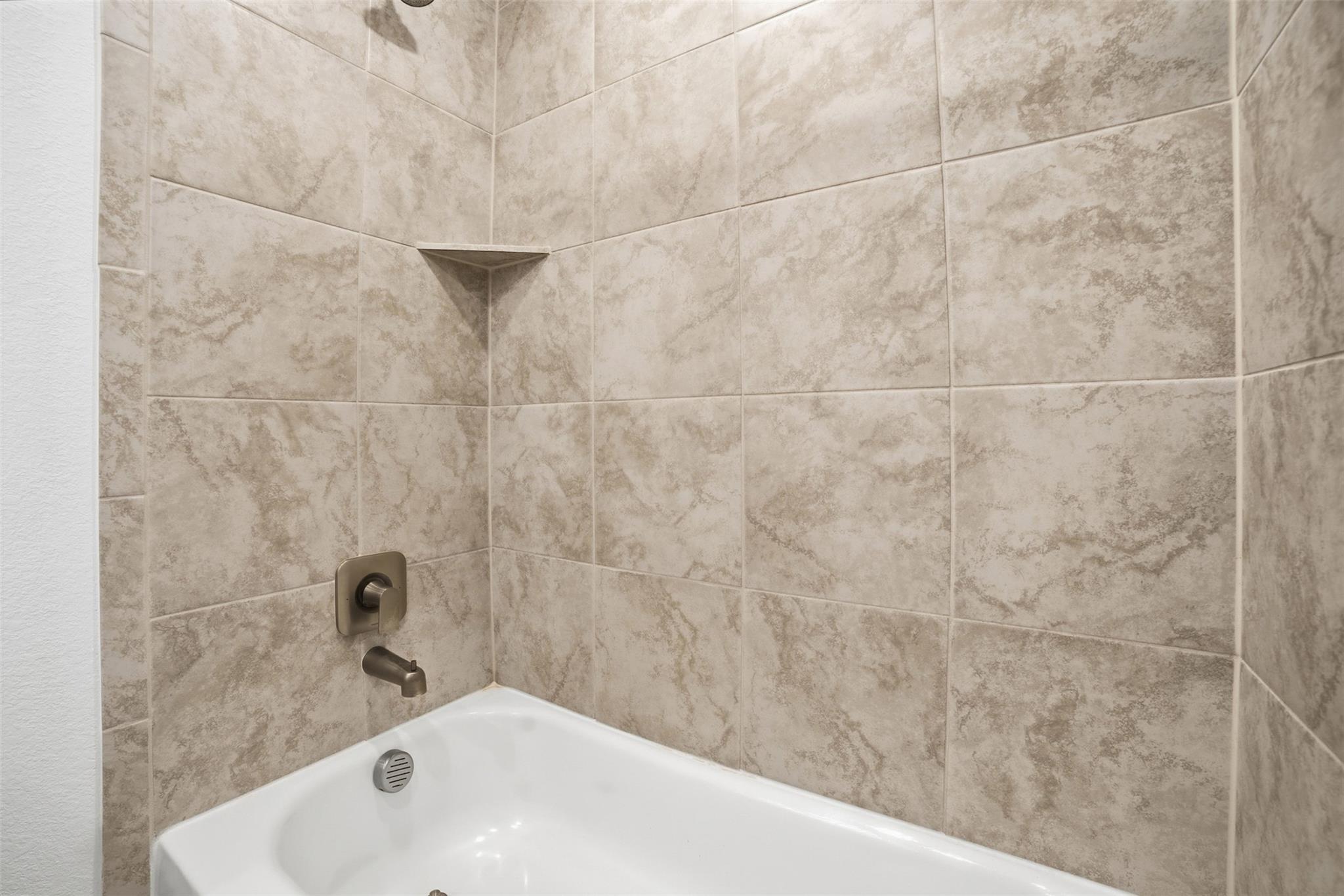 13606 Long Island Dr, Pflugerville, TX 78660