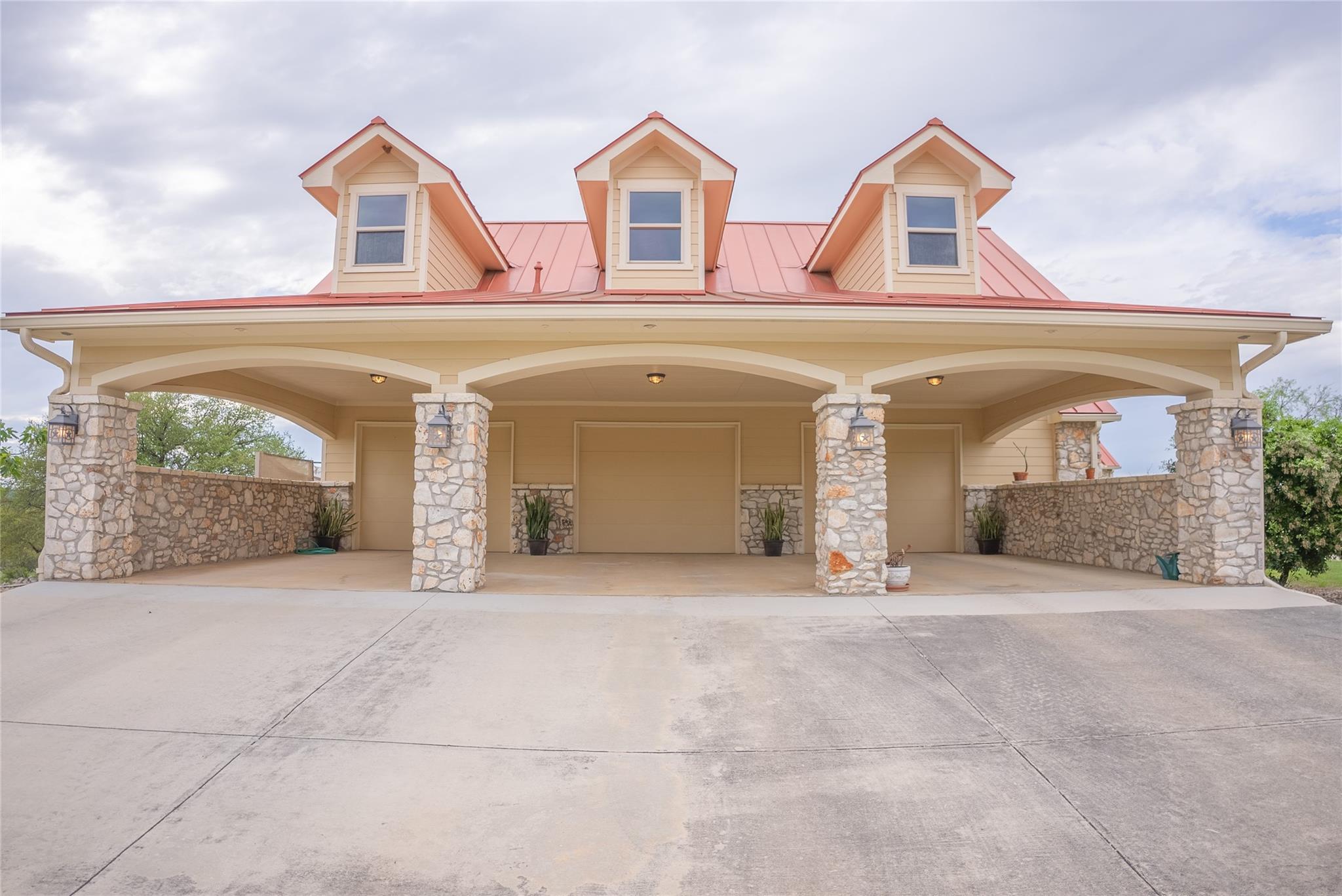 2810 Bridlewood Ranches Dr, San Marcos, TX 78666