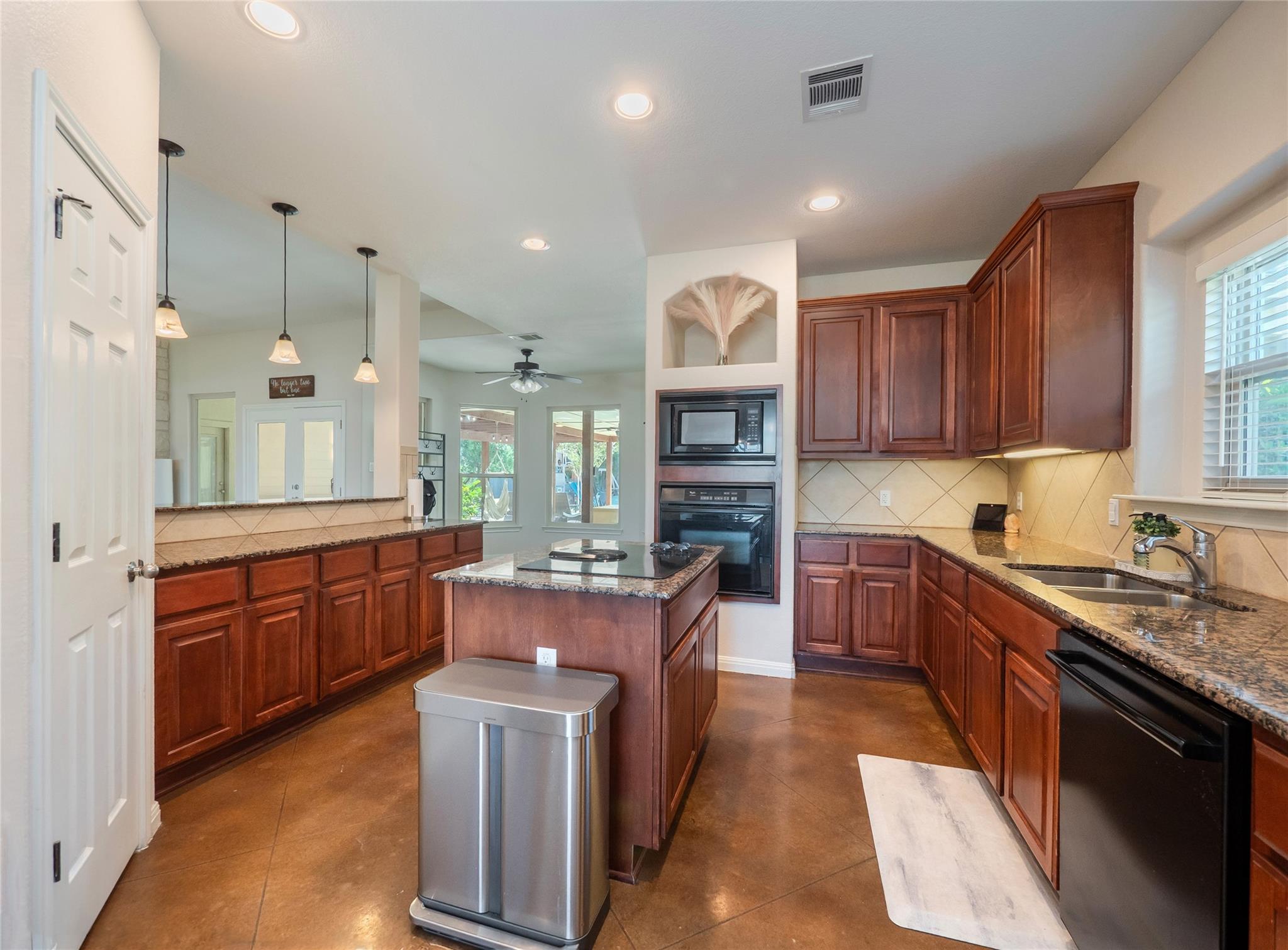 213 Bronco Blvd, Liberty Hill, TX 78642