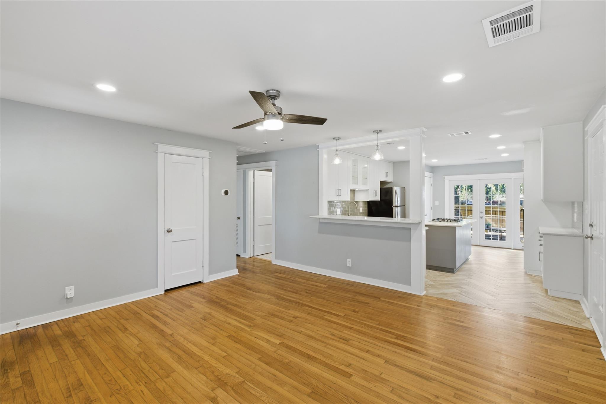 5614 SHOALWOOD Ave, Austin, TX 78756