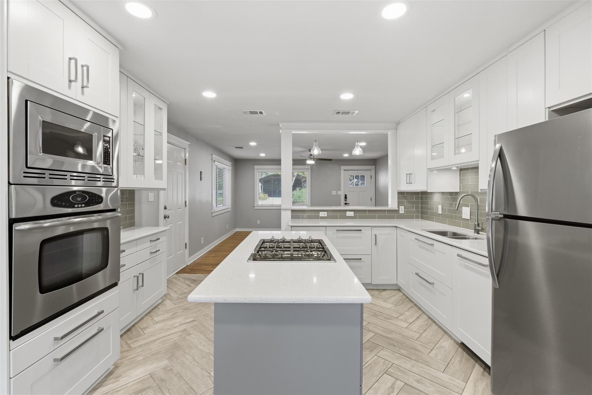 5614 SHOALWOOD Ave, Austin, TX 78756