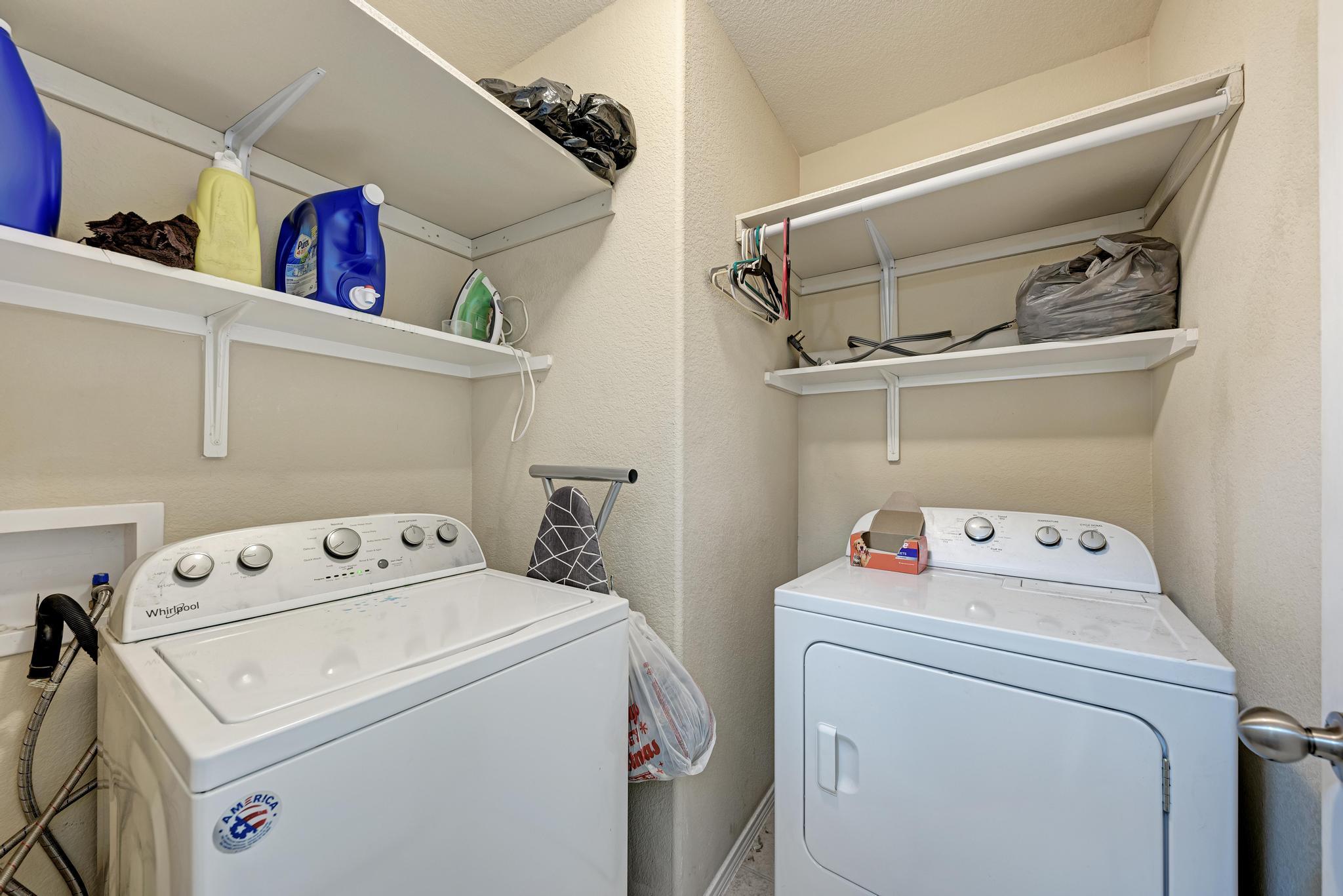 921 Dexter Dr, Leander, TX 78641