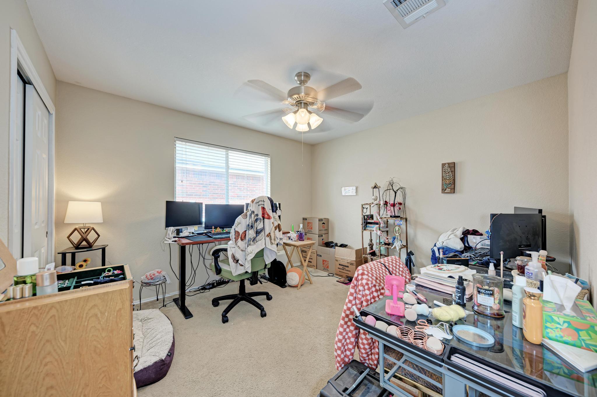 921 Dexter Dr, Leander, TX 78641