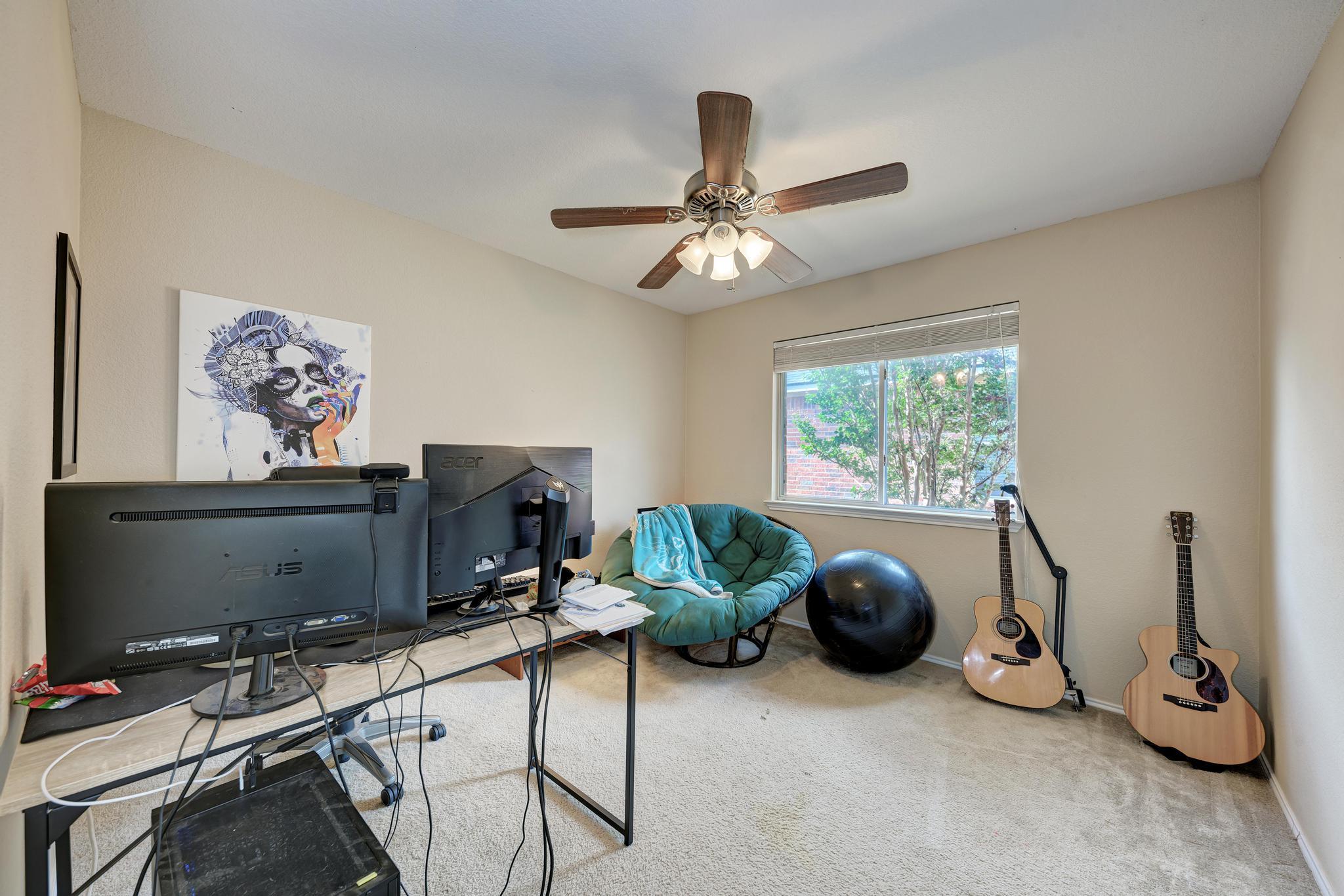 921 Dexter Dr, Leander, TX 78641