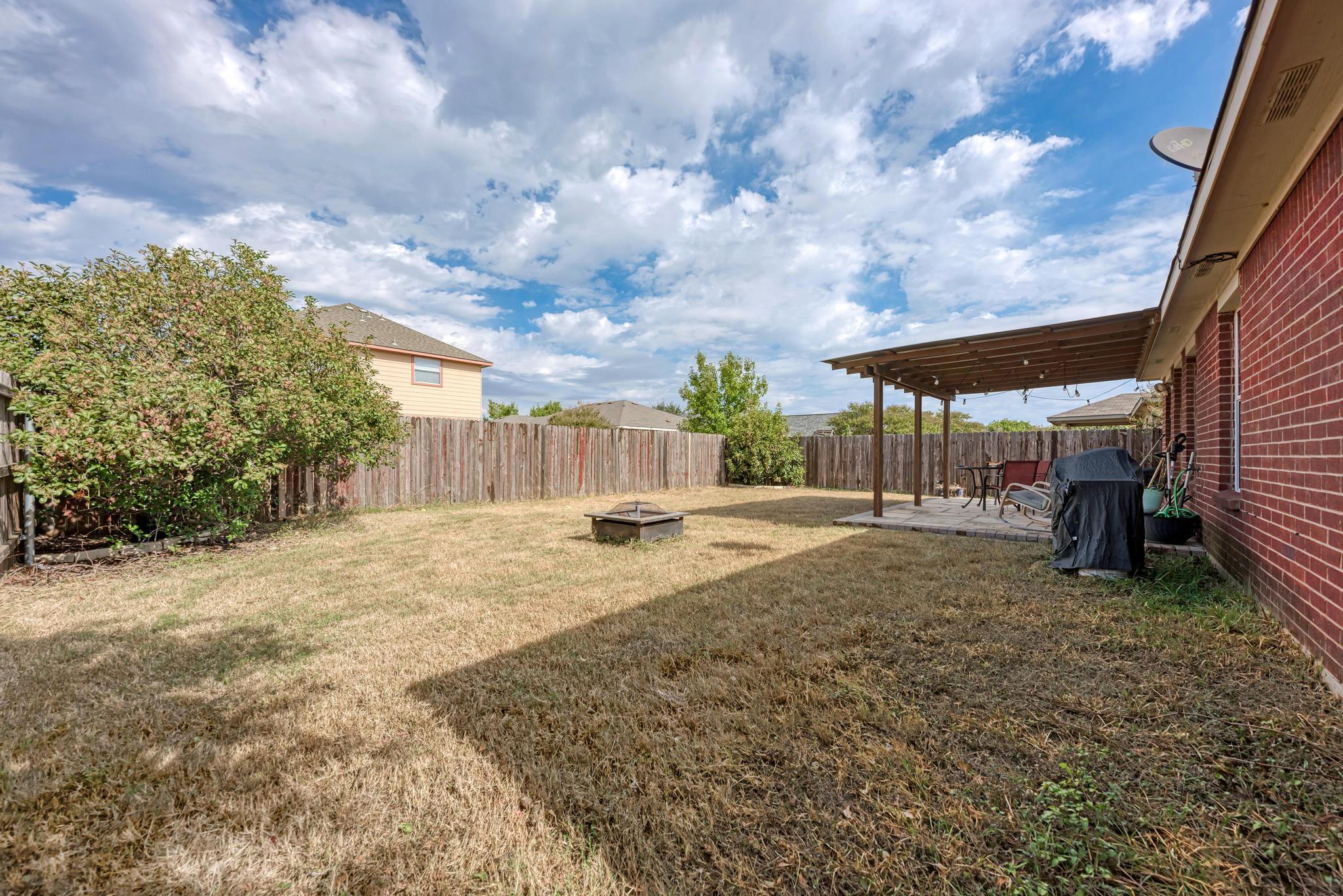 921 Dexter Dr, Leander, TX 78641