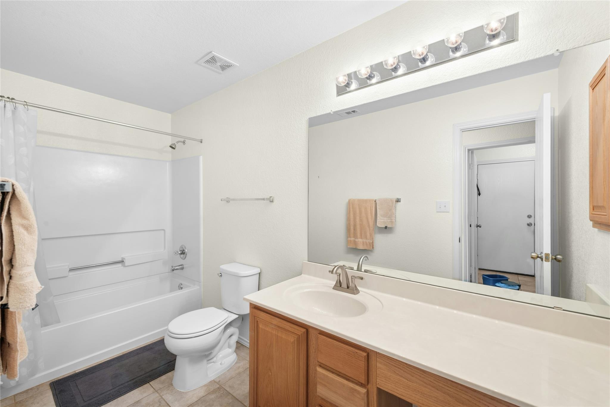 207 Calle Largo, Kyle, TX 78640