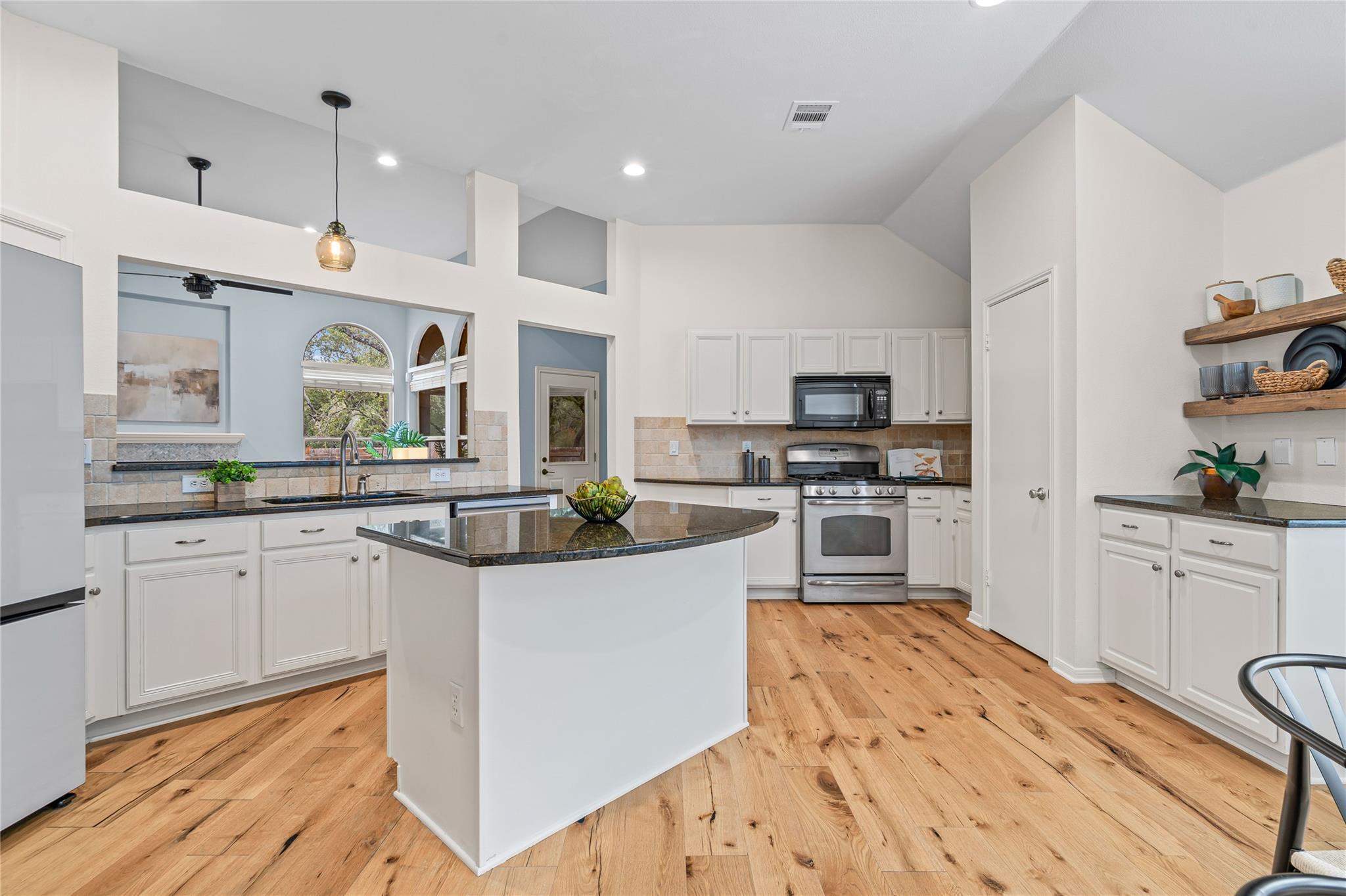 9317 Colberg Dr, Austin, TX 78749