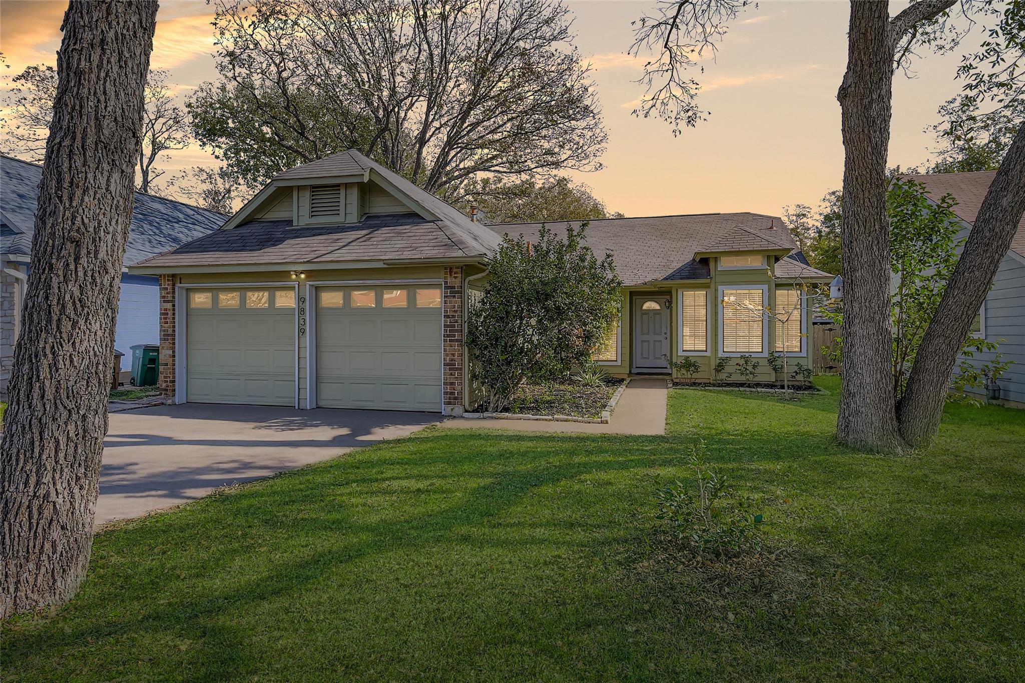 9839 Briar Ridge Dr, Austin, TX 78748