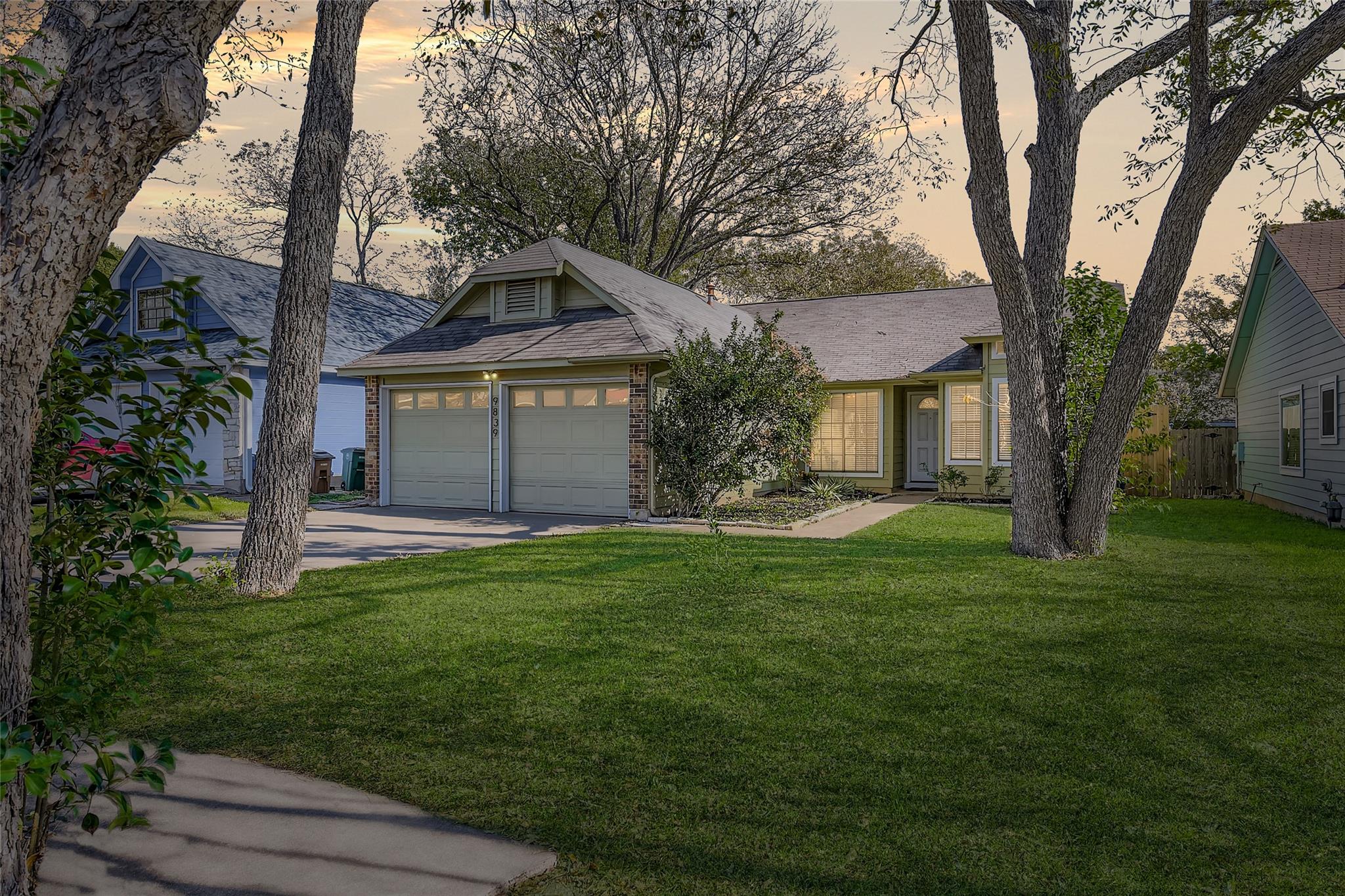 9839 Briar Ridge Dr, Austin, TX 78748