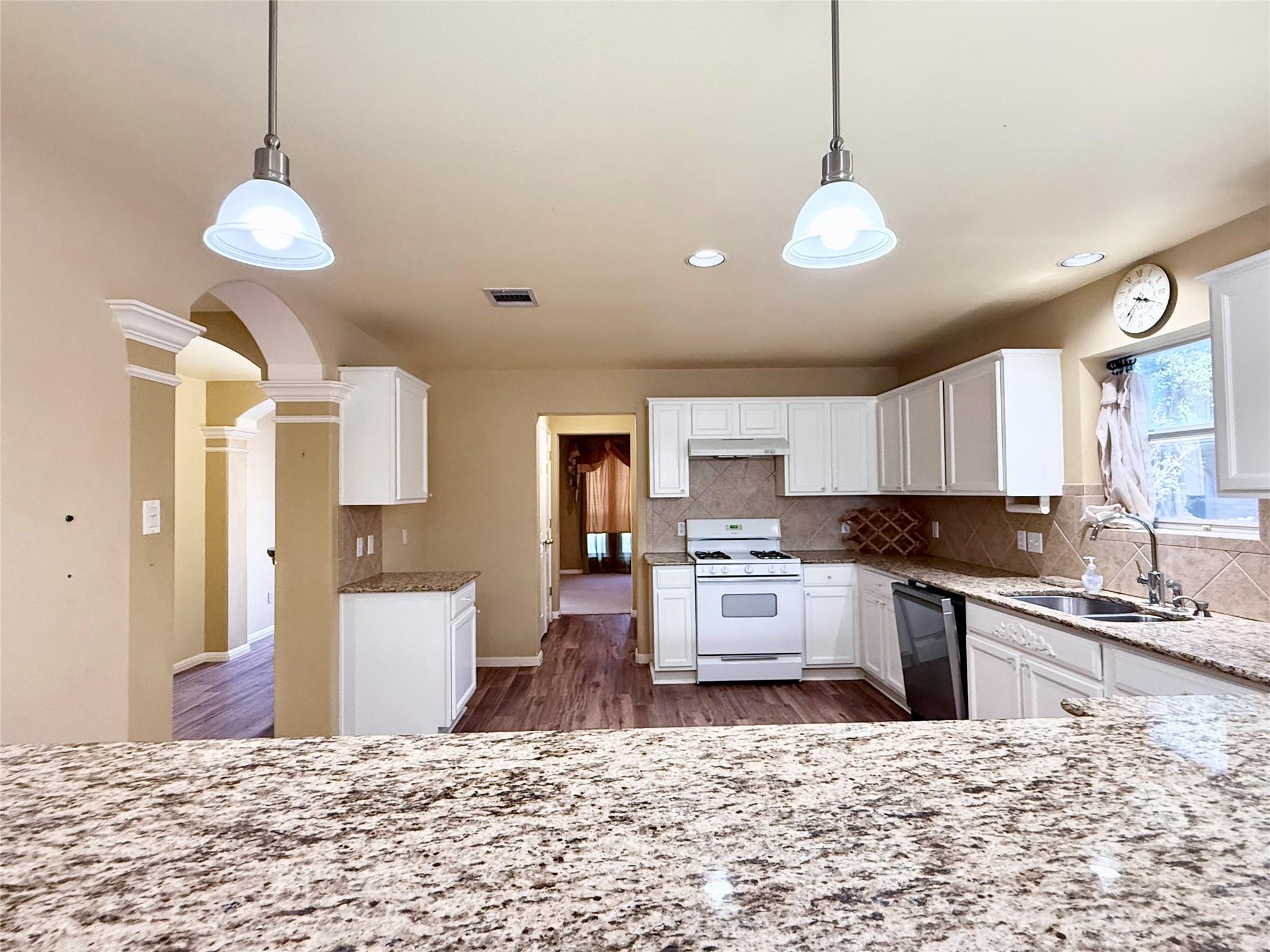 3916 Bonnie Ln, Round Rock, TX 78665