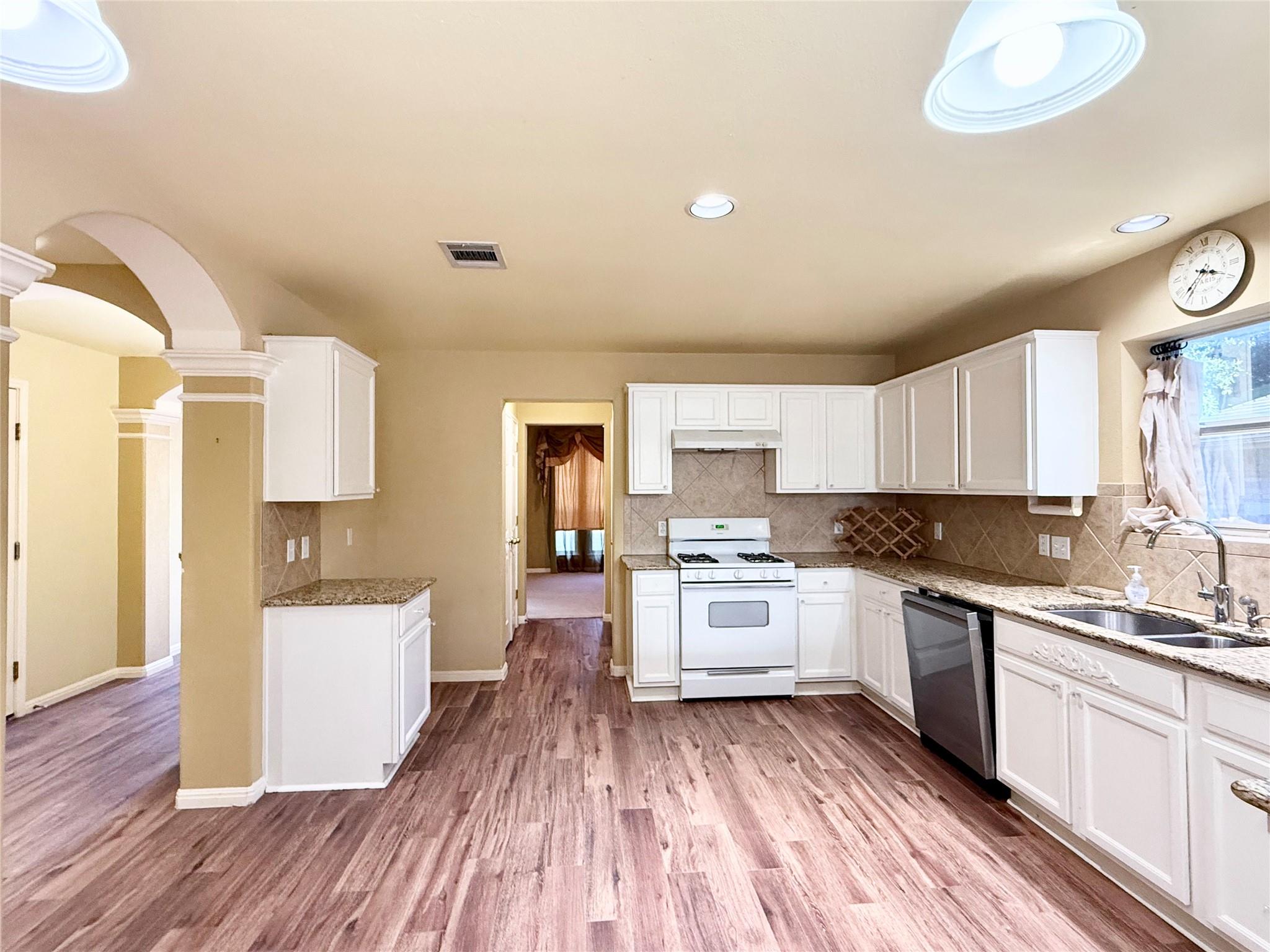 3916 Bonnie Ln, Round Rock, TX 78665