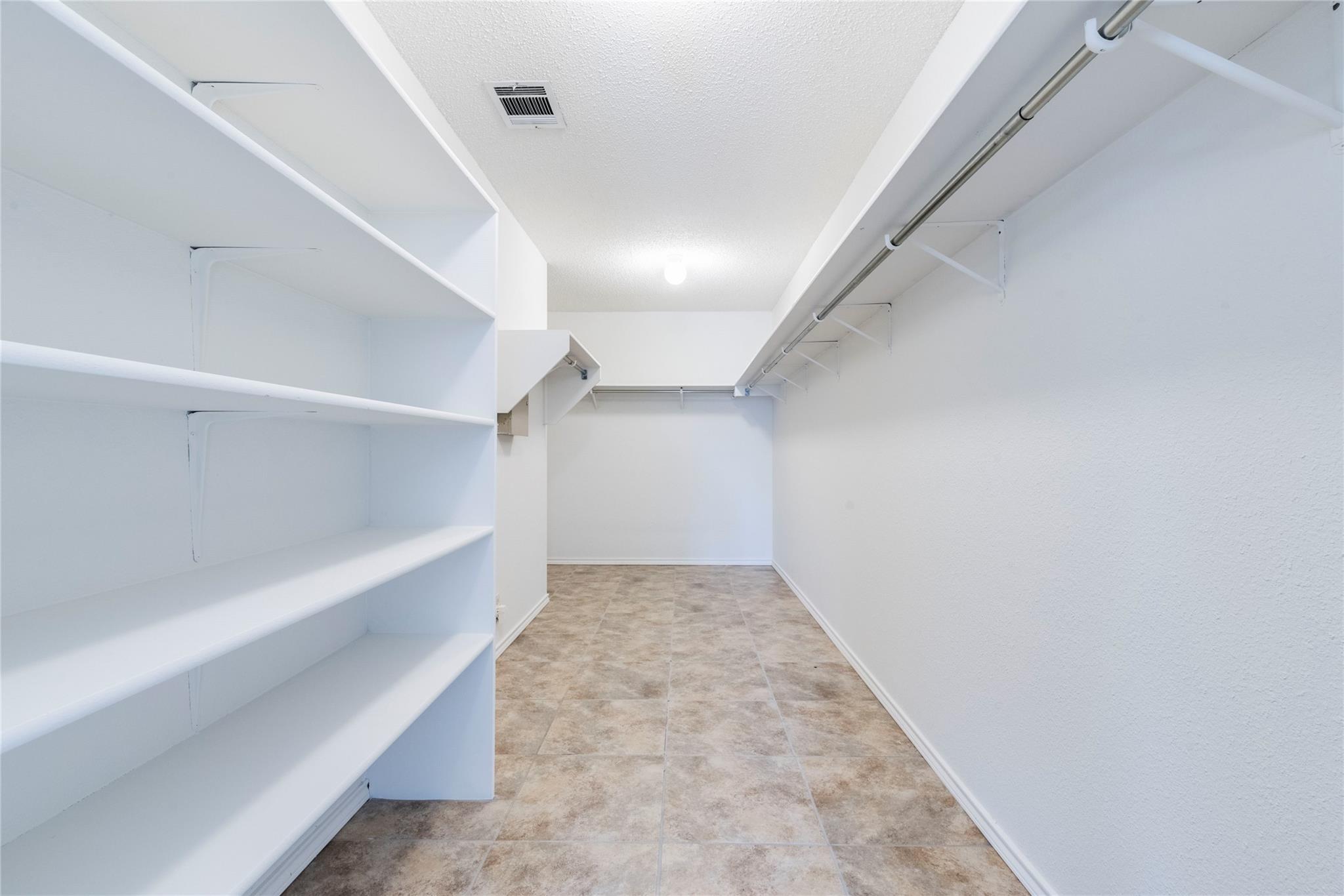 17924 Narsitin Ln, Pflugerville, TX 78660