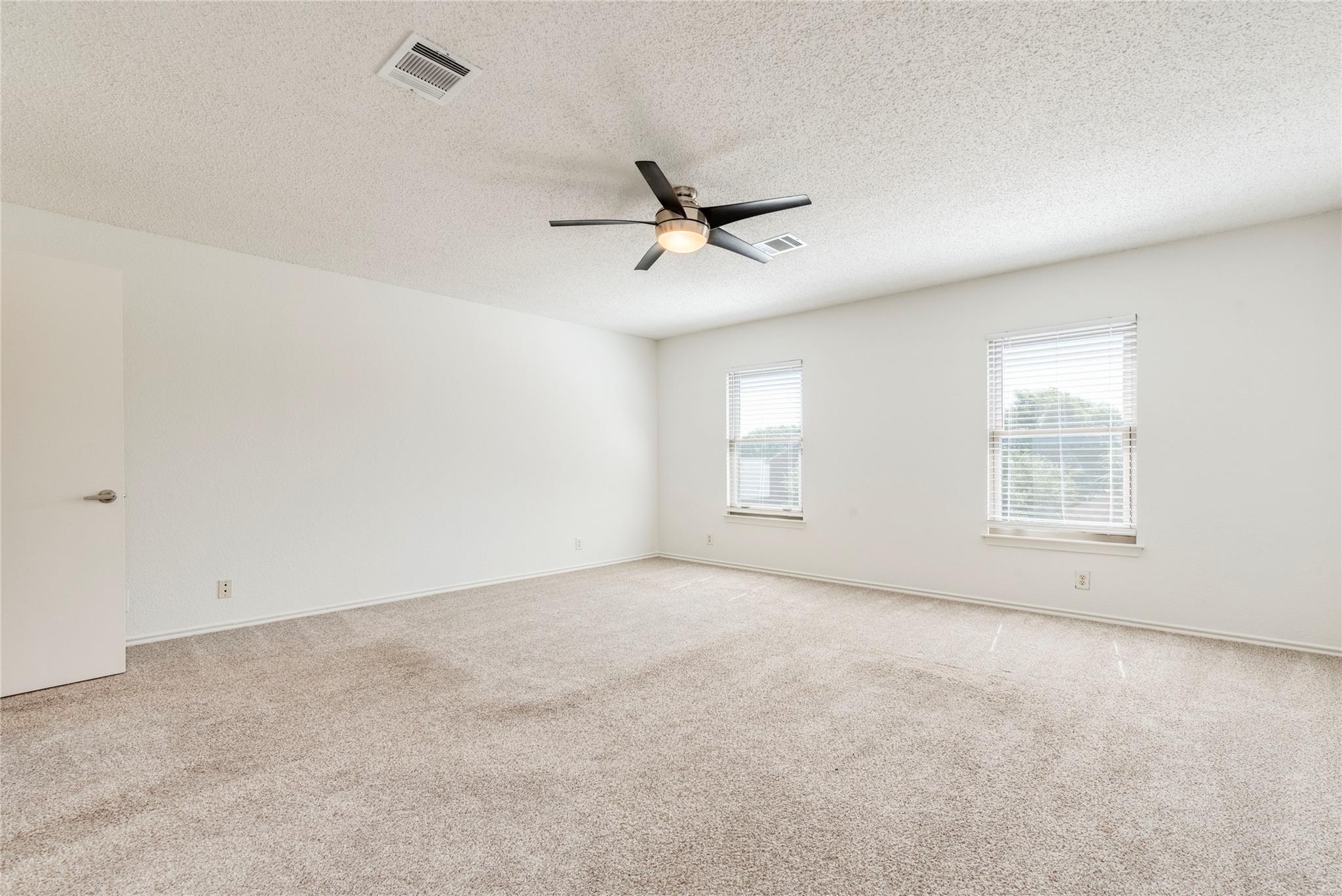 17924 Narsitin Ln, Pflugerville, TX 78660