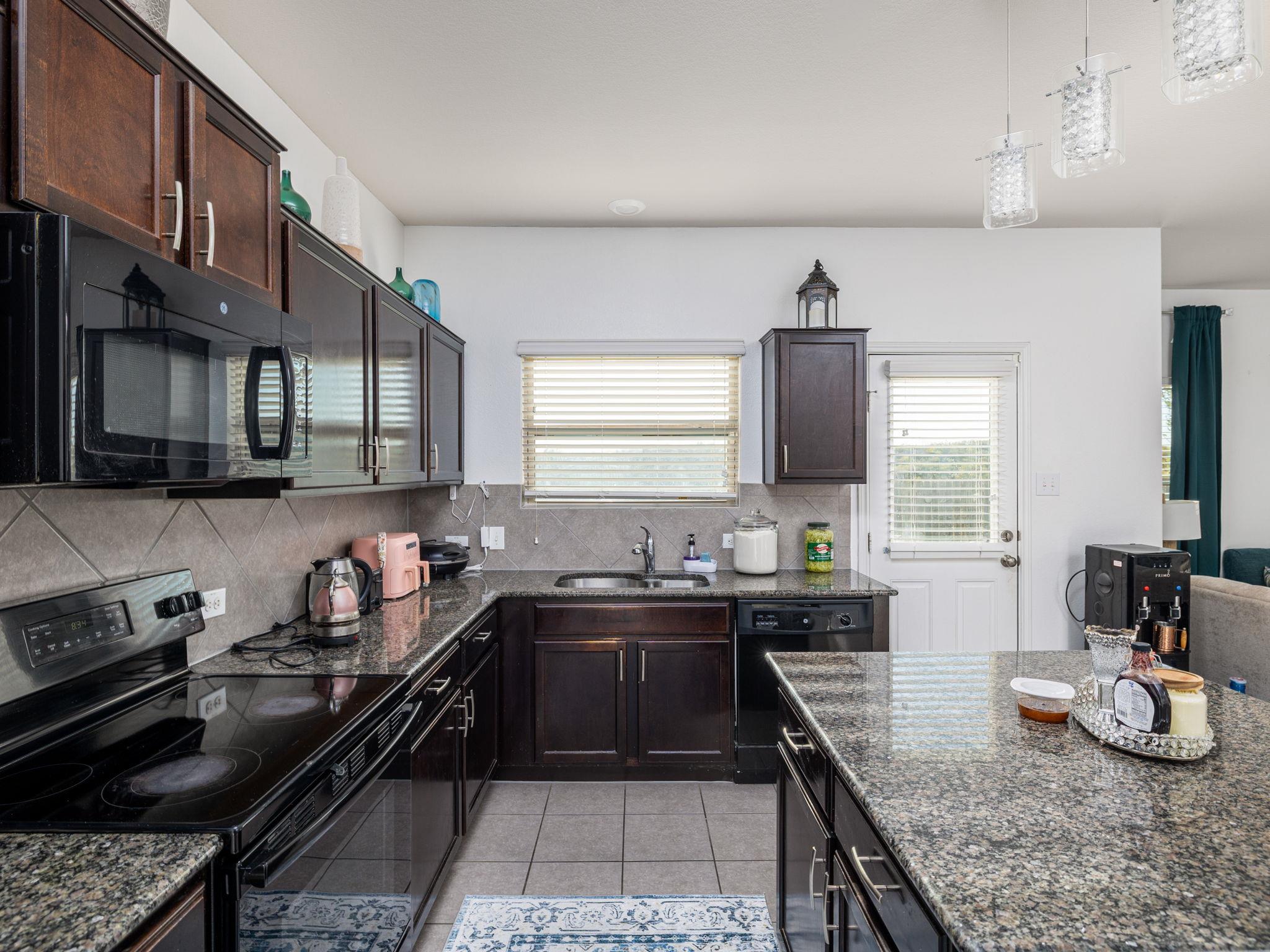 464 Druse Ln, Jarrell, TX 76537