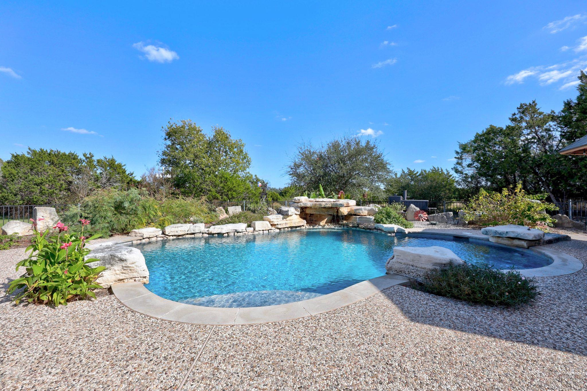 105 Honeycomb Mesa, Leander, TX 78641