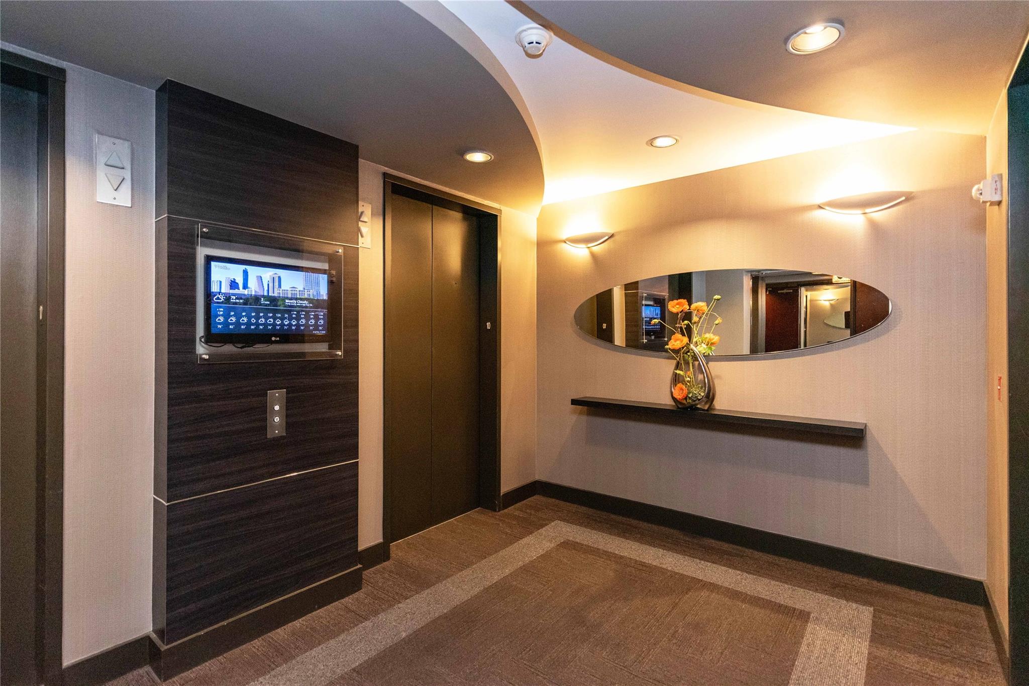 360 Nueces St # 1214, Austin, TX 78701