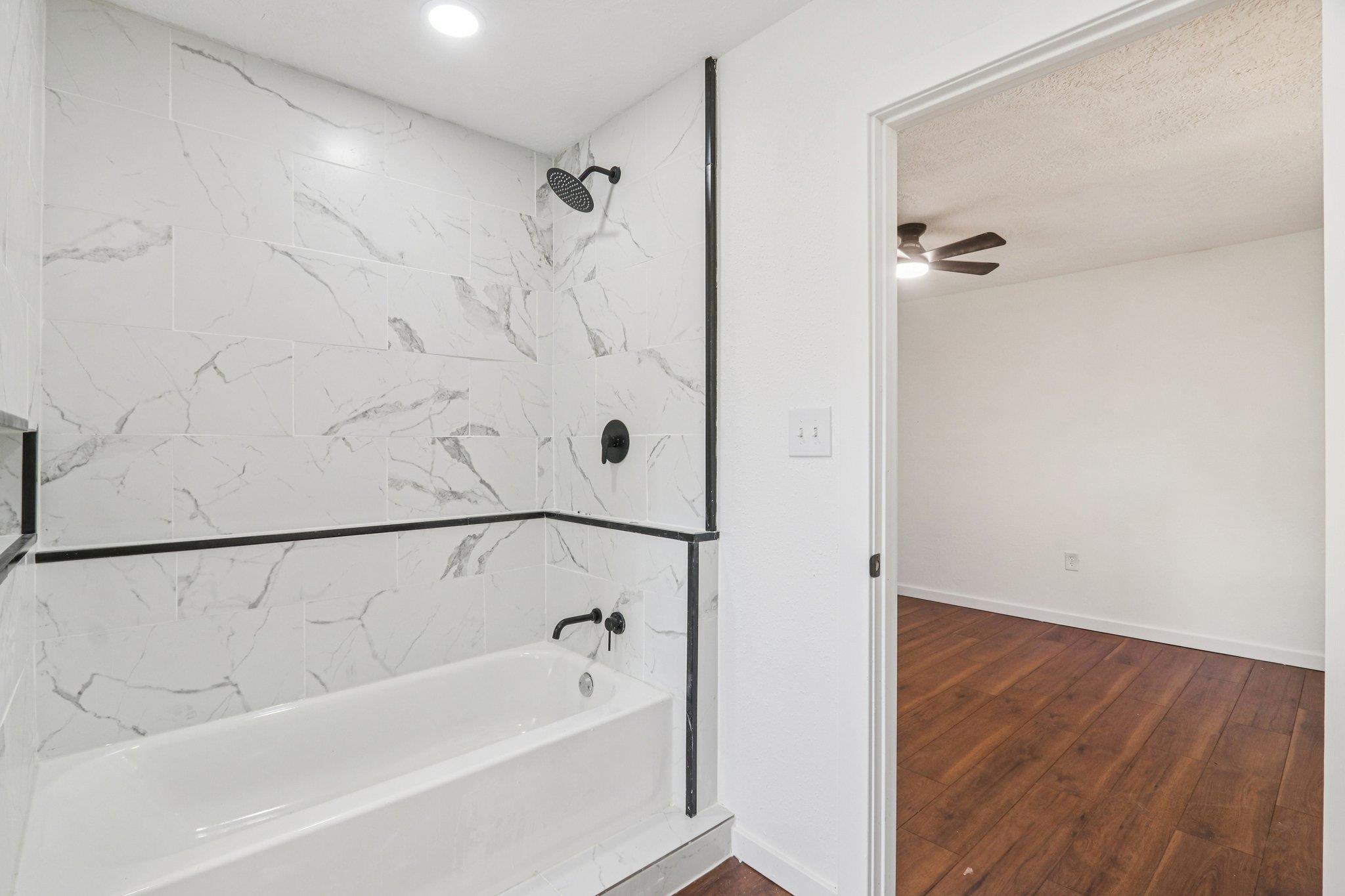 385 Alta Vista Dr, Bastrop, TX 78602