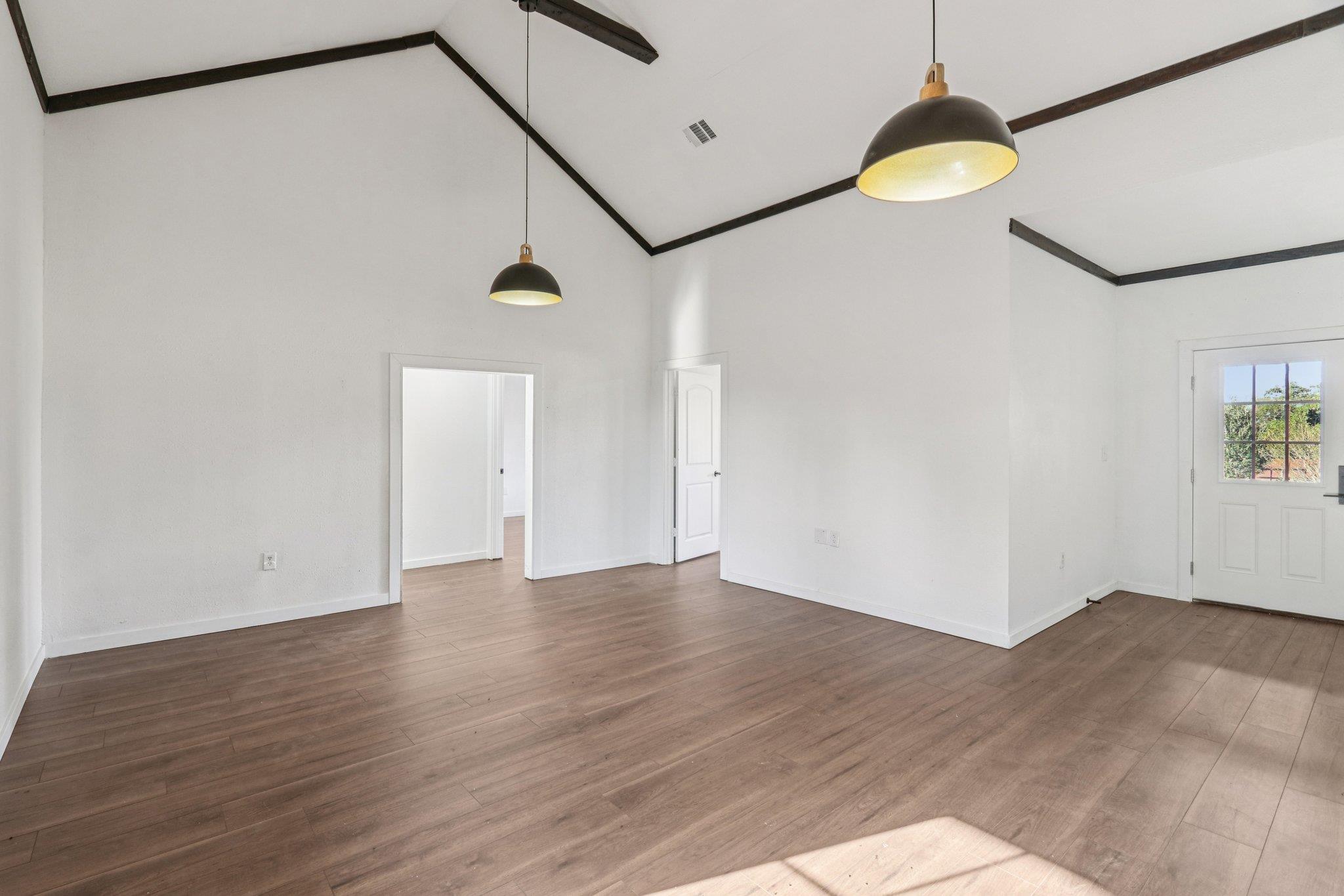 385 Alta Vista Dr, Bastrop, TX 78602