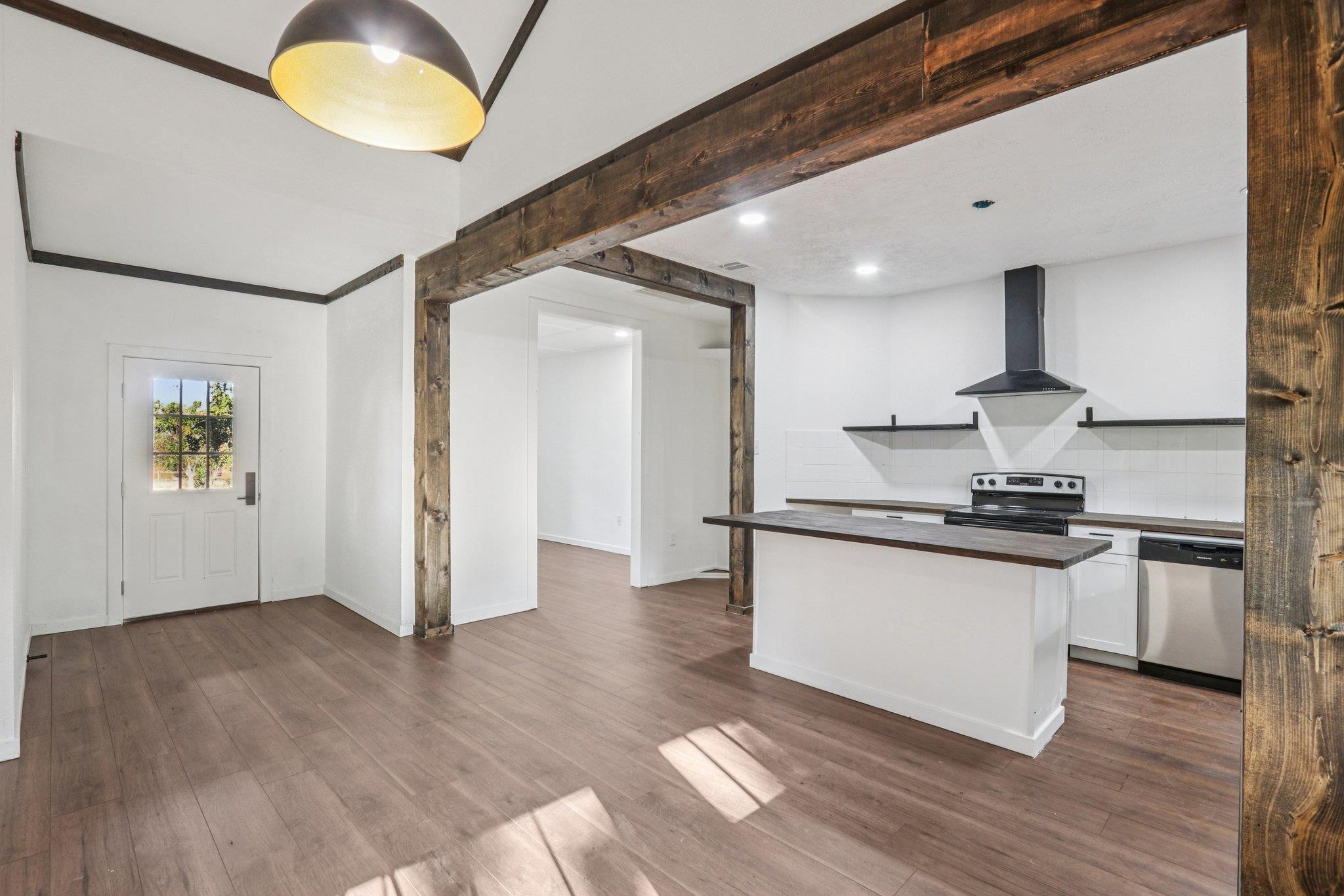 385 Alta Vista Dr, Bastrop, TX 78602