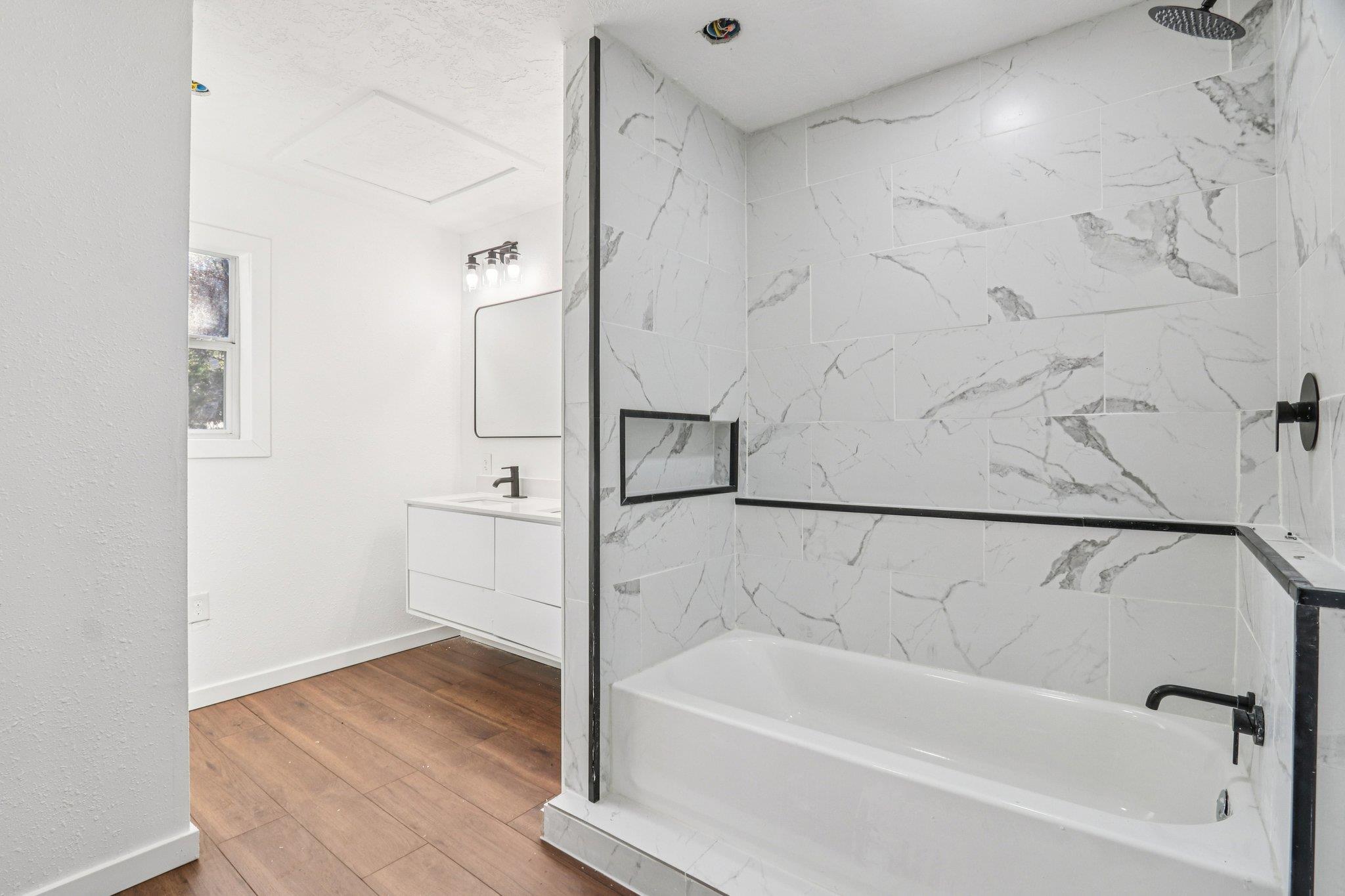 385 Alta Vista Dr, Bastrop, TX 78602