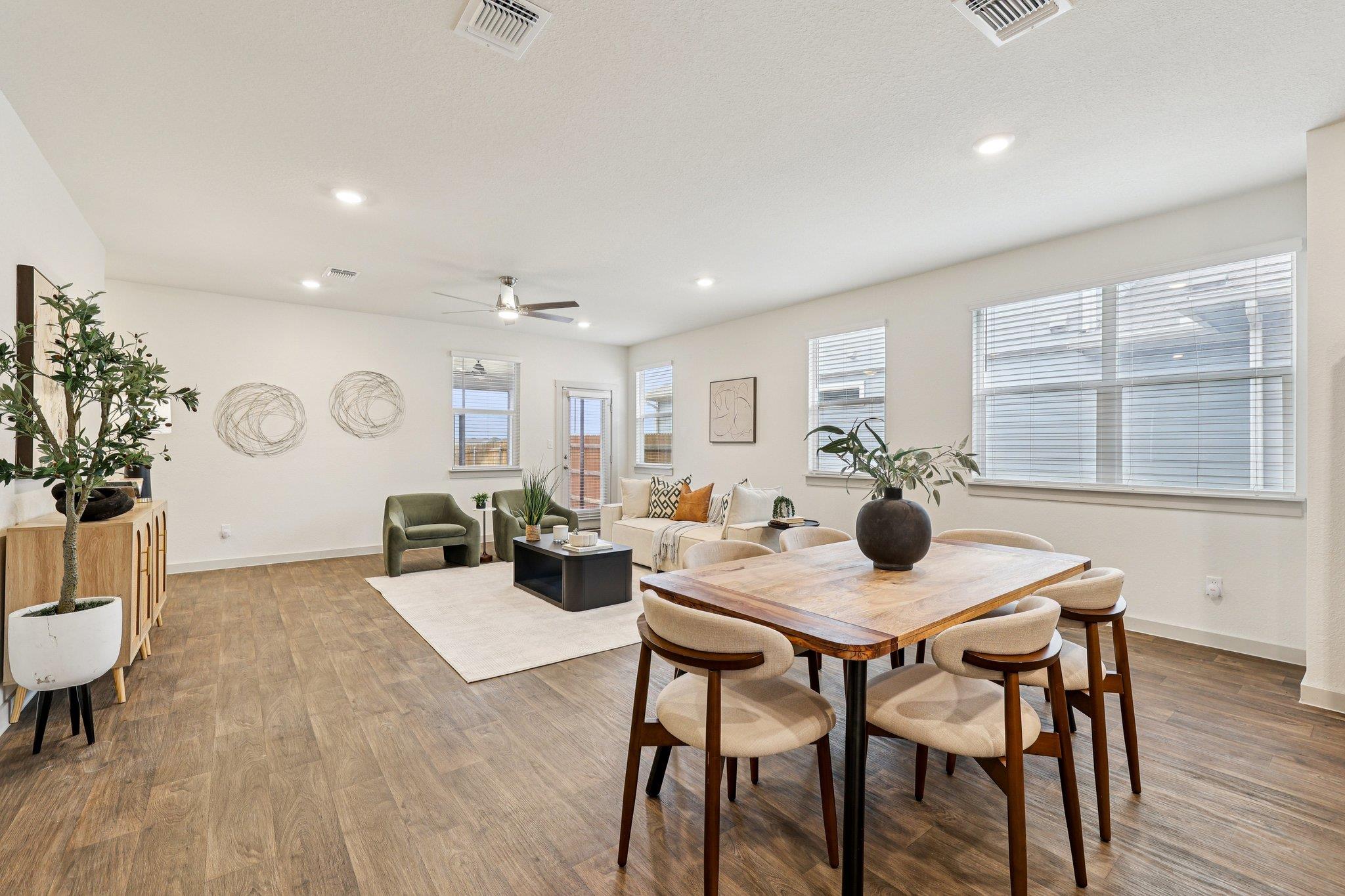 211 Big Sandy Creek Dr, Hutto, TX 78634