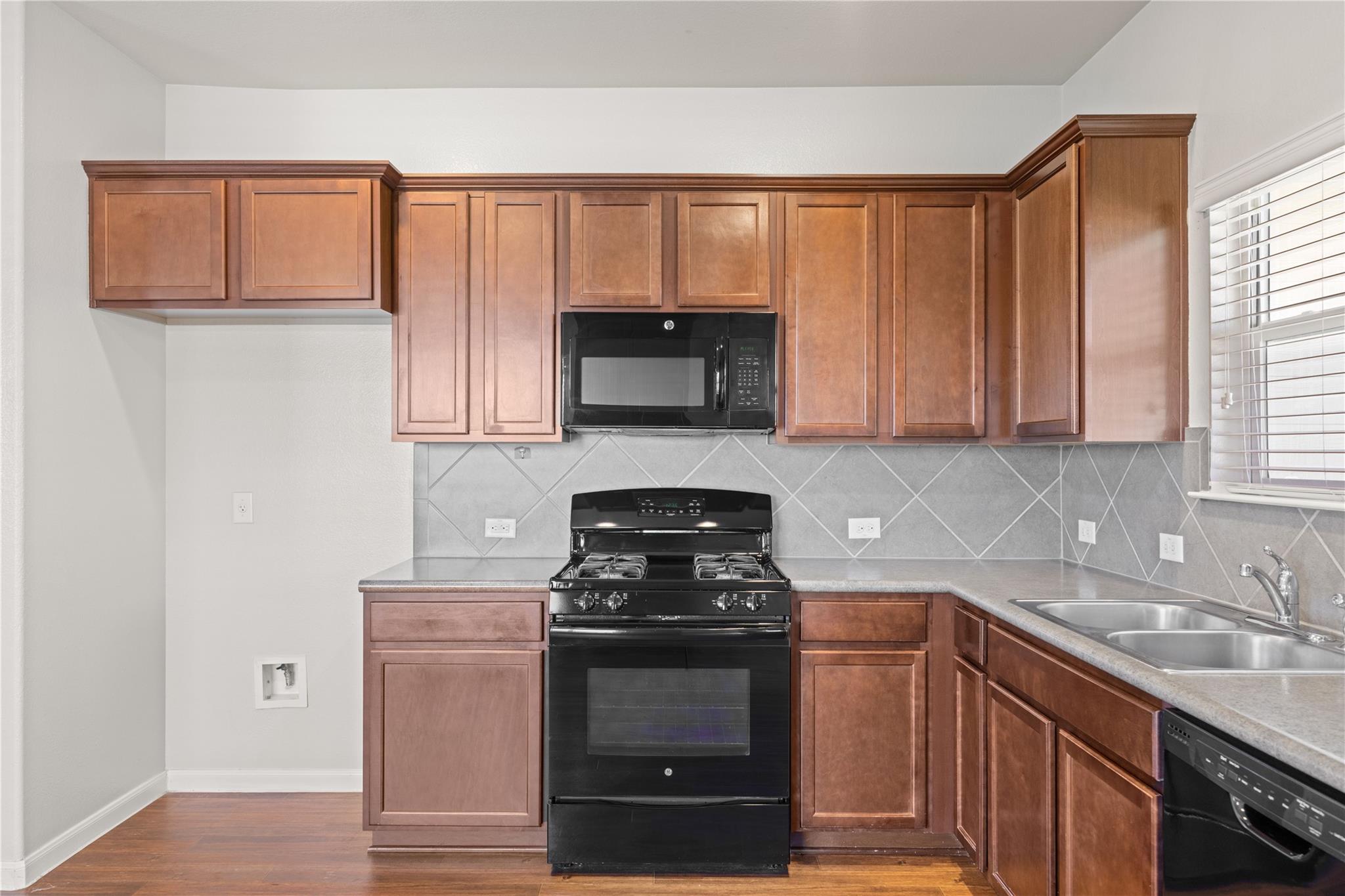 401 S Hunting Lodge Ln, Bastrop, TX 78602