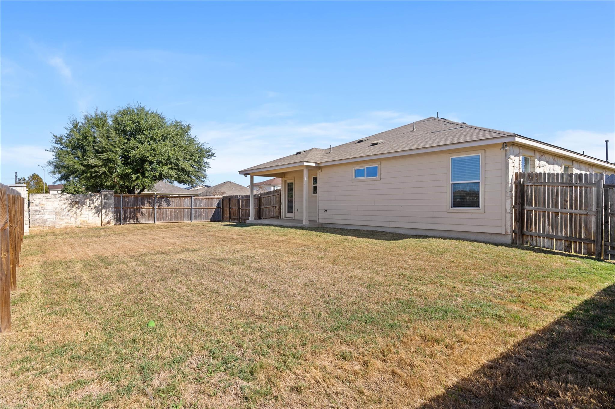 401 S Hunting Lodge Ln, Bastrop, TX 78602