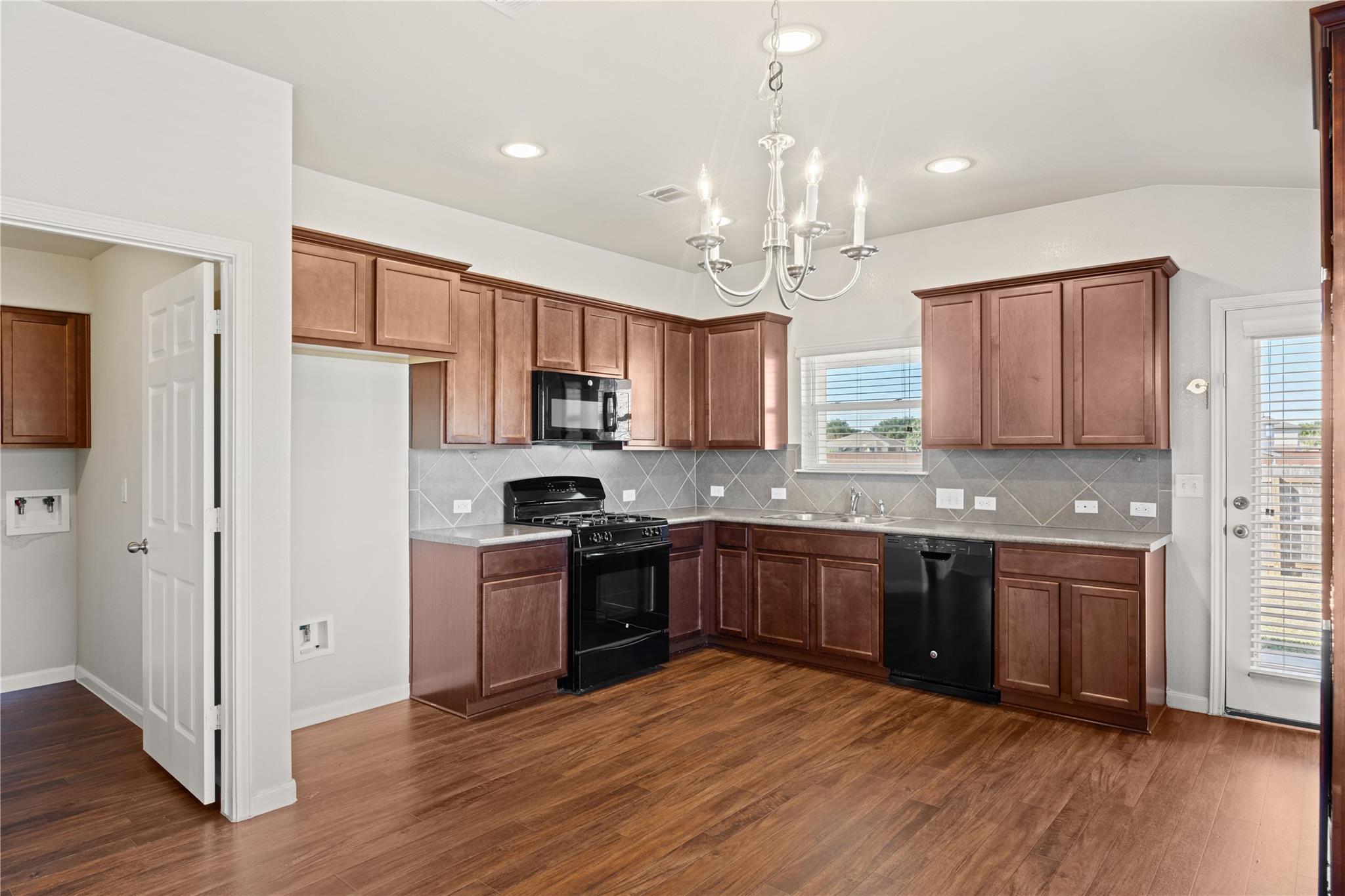 401 S Hunting Lodge Ln, Bastrop, TX 78602