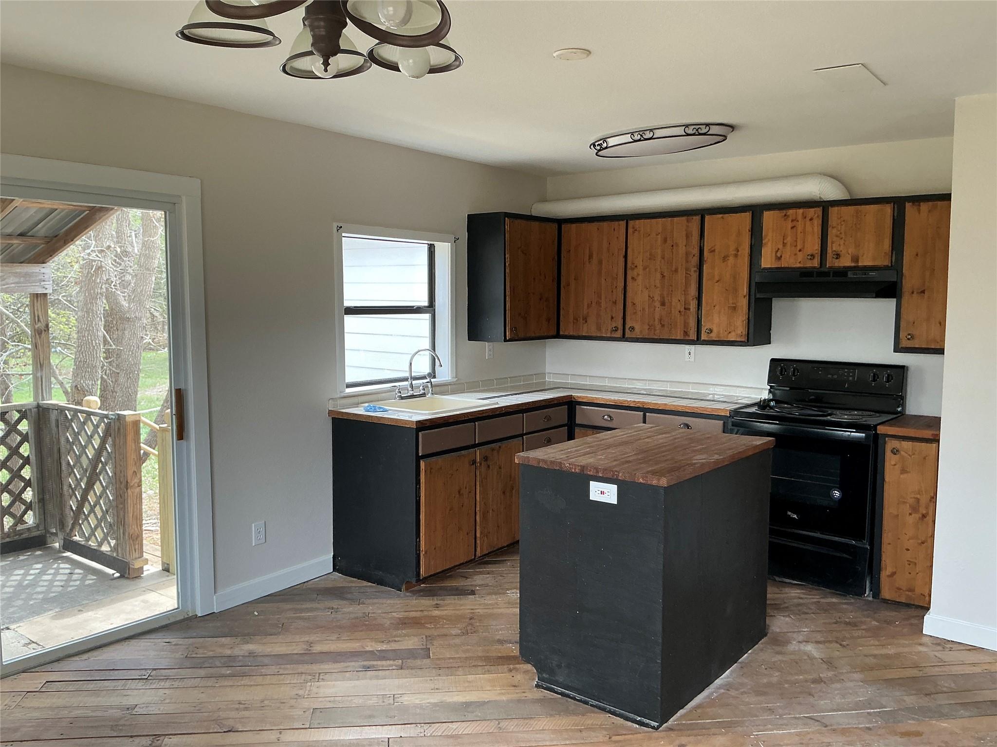 125 Turkey Run, Cedar Creek, TX 78612