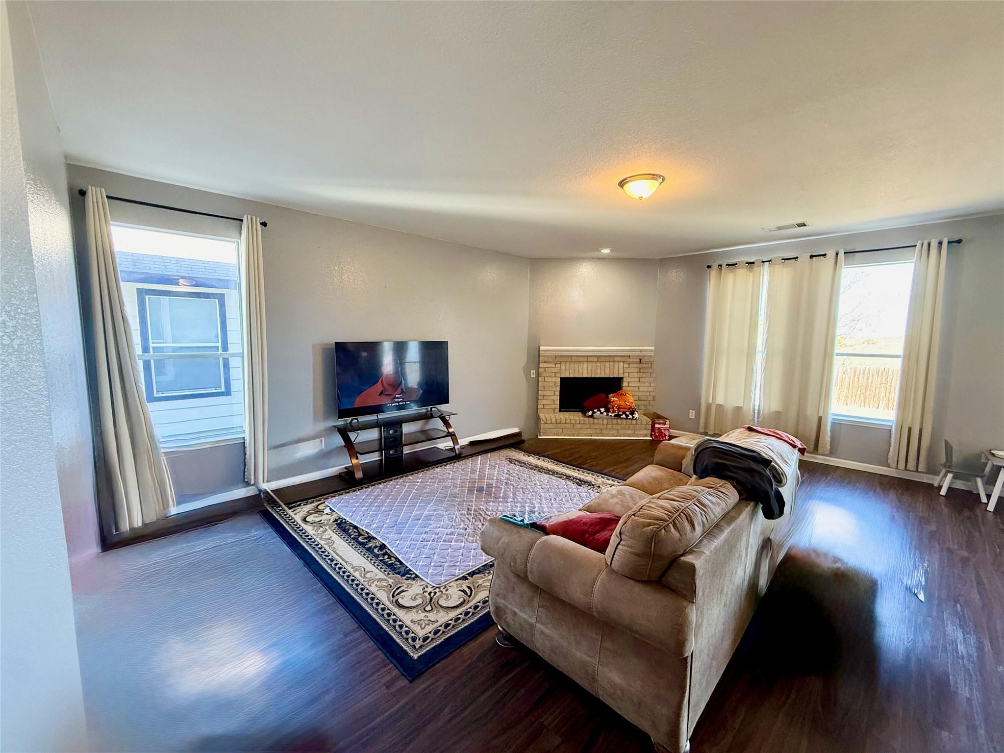 396 Feathergrass Dr, Buda, TX 78610