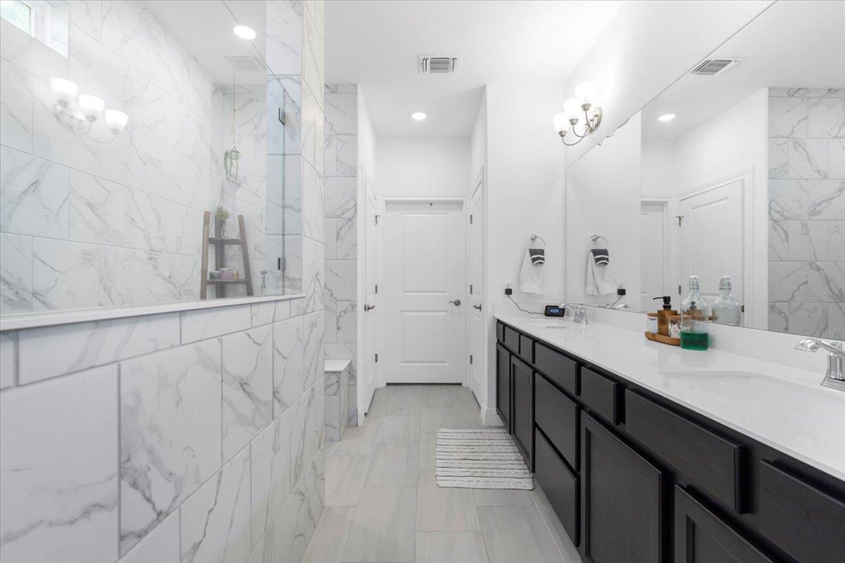 404 Climbing Rock Loop, Dripping Springs, TX 78620