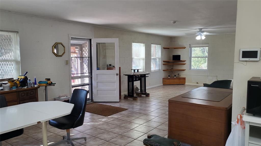 25208 Old Ferry Rd, Spicewood, TX 78669