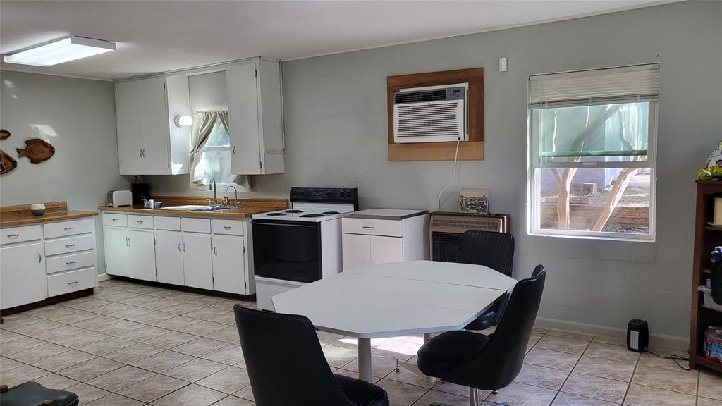 25208 Old Ferry Rd, Spicewood, TX 78669