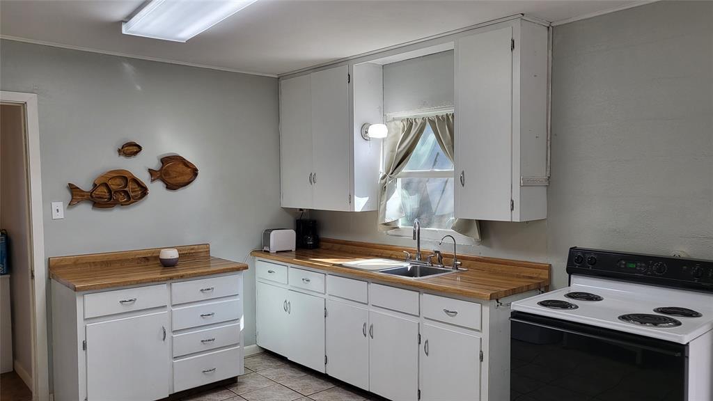 25208 Old Ferry Rd, Spicewood, TX 78669