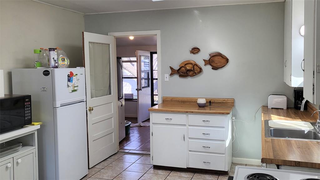 25208 Old Ferry Rd, Spicewood, TX 78669