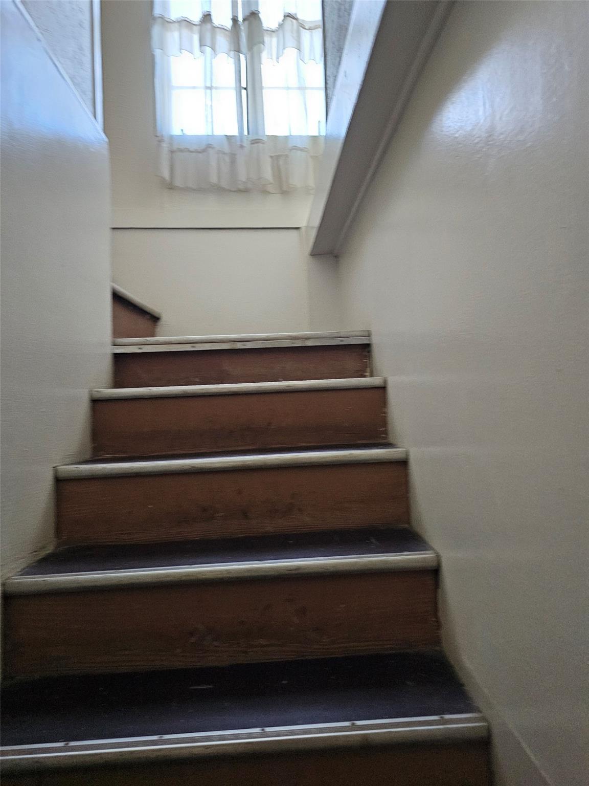 110 Maricopa Dr, Canyon Lake, TX 78133