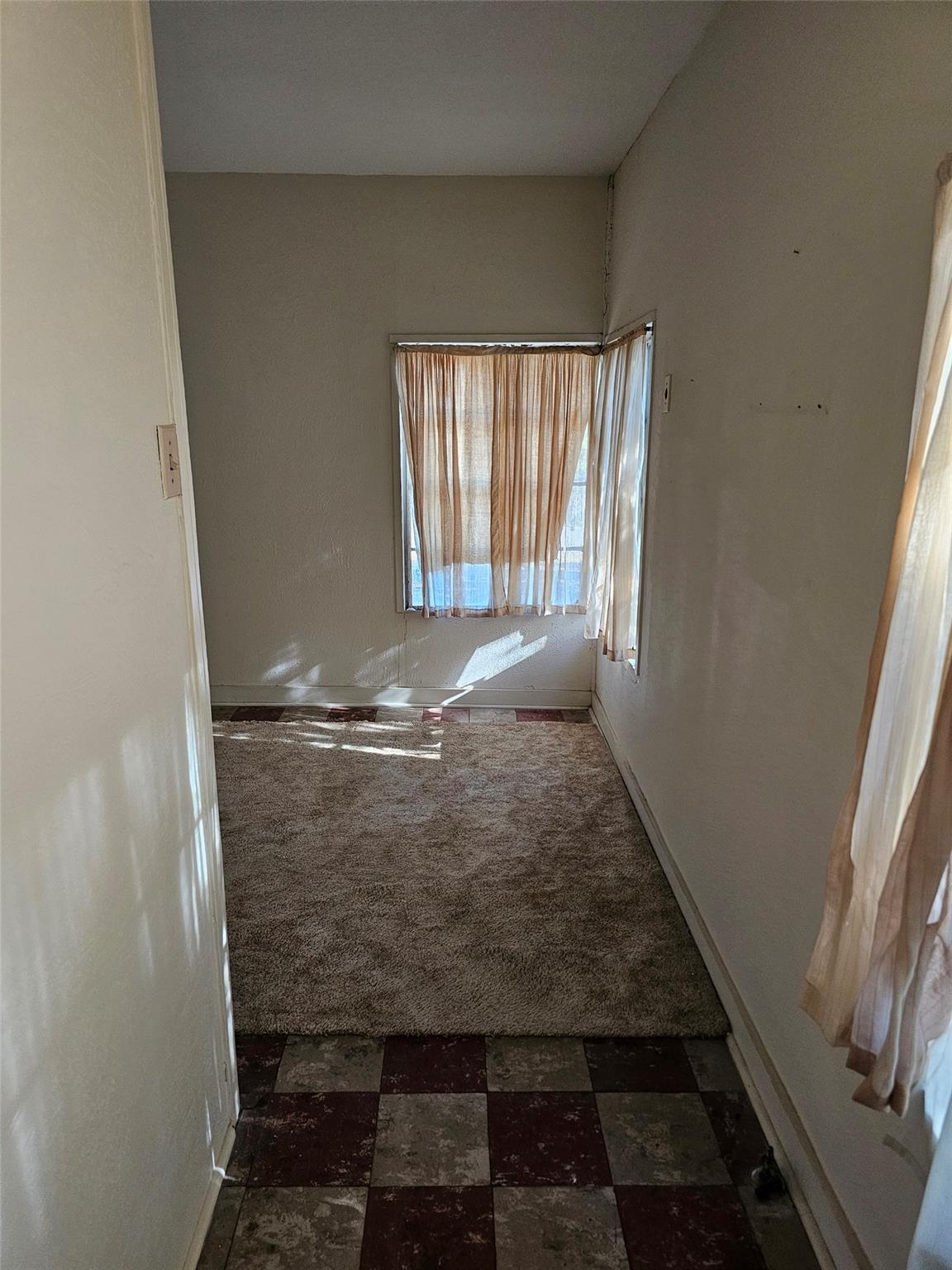 110 Maricopa Dr, Canyon Lake, TX 78133