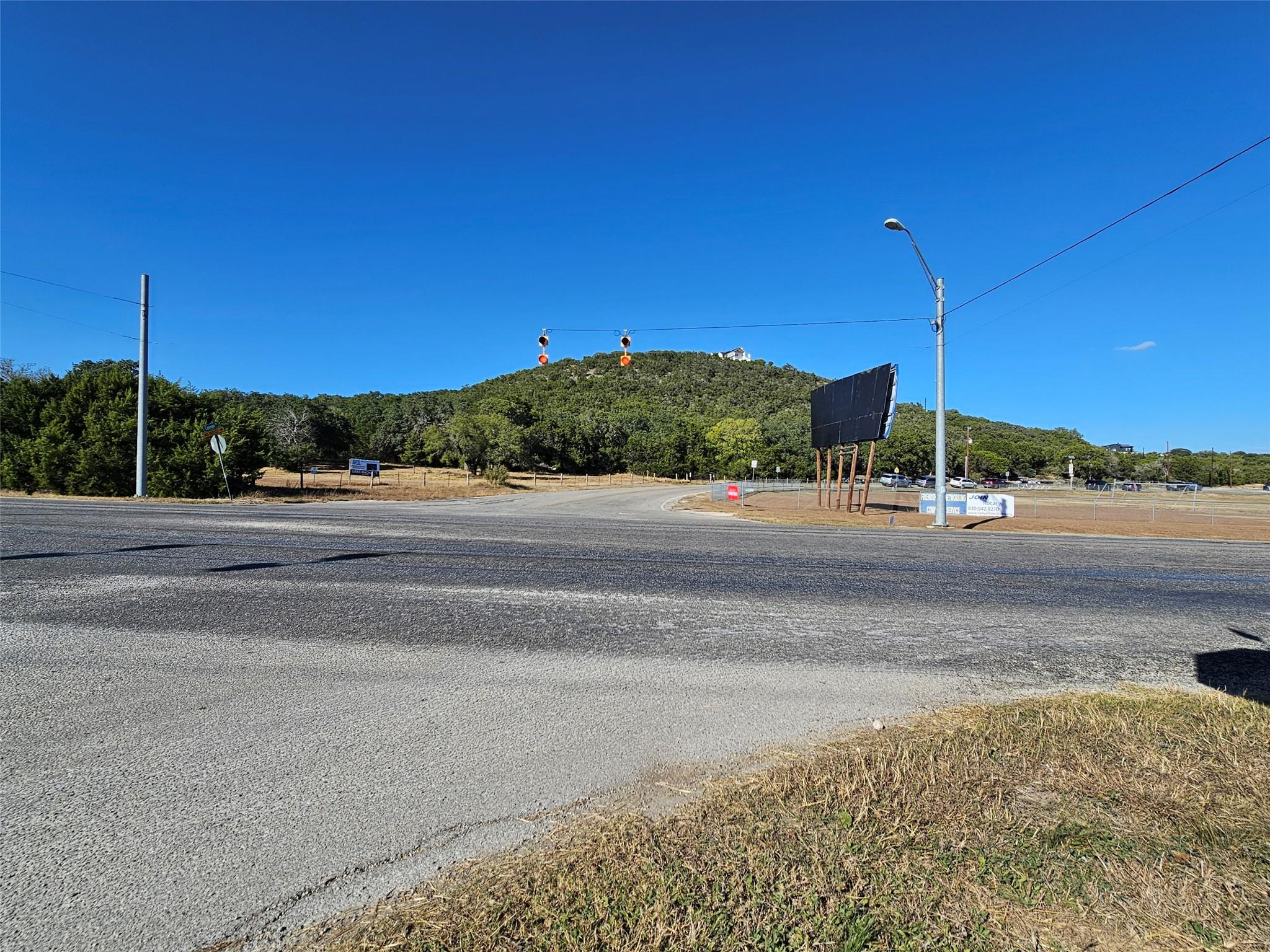 110 Maricopa Dr, Canyon Lake, TX 78133