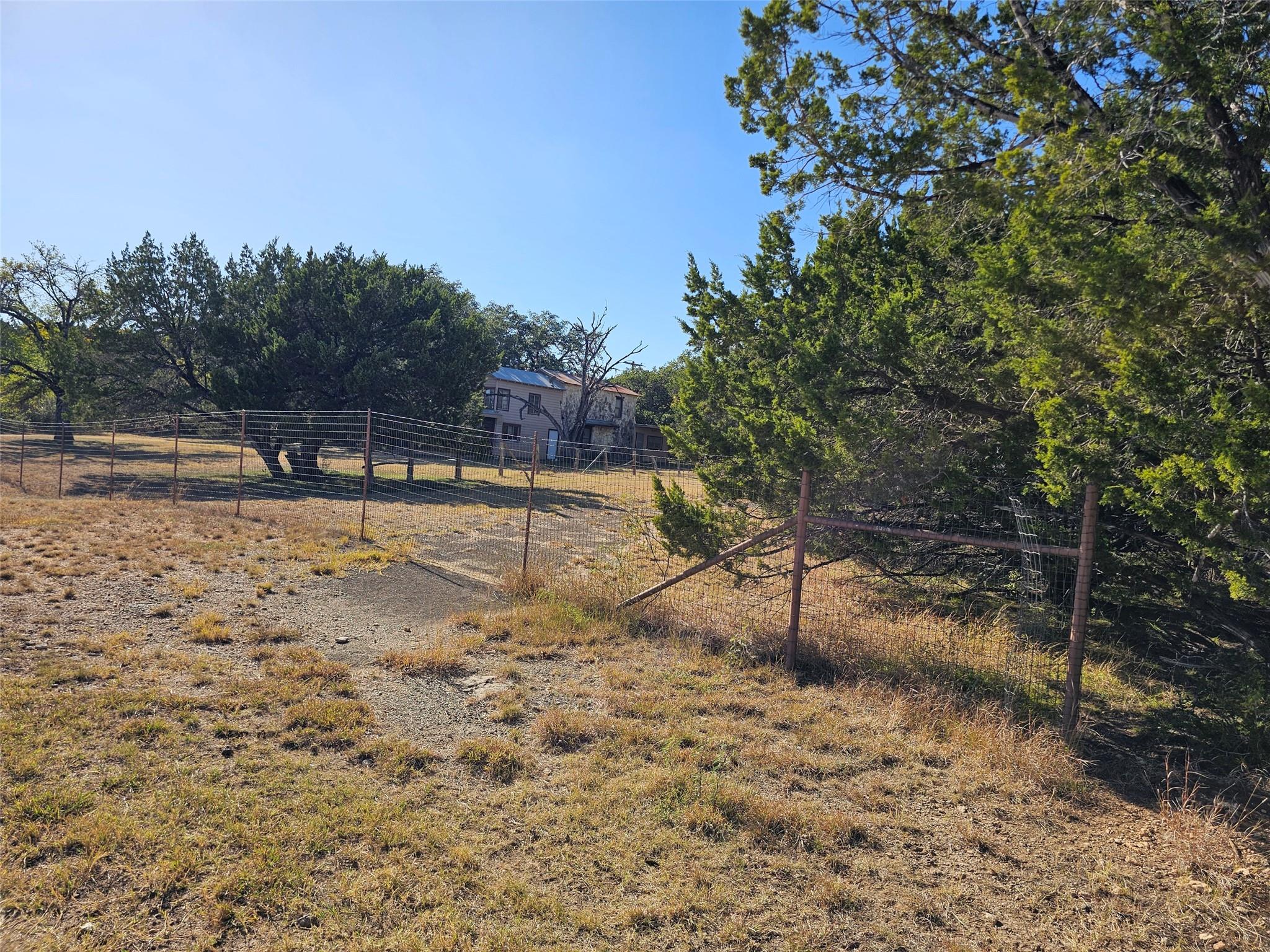 110 Maricopa Dr, Canyon Lake, TX 78133