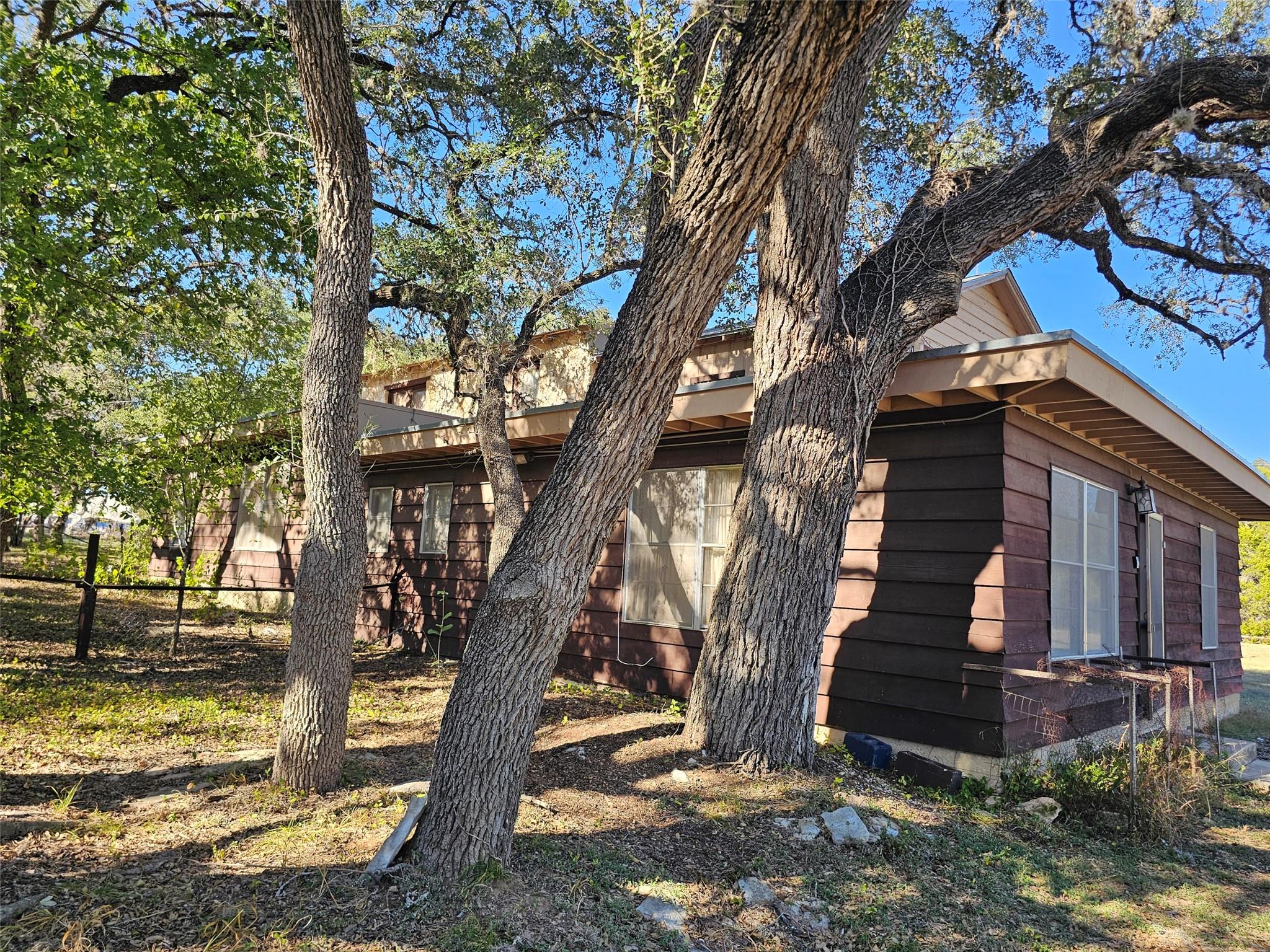 110 Maricopa Dr, Canyon Lake, TX 78133